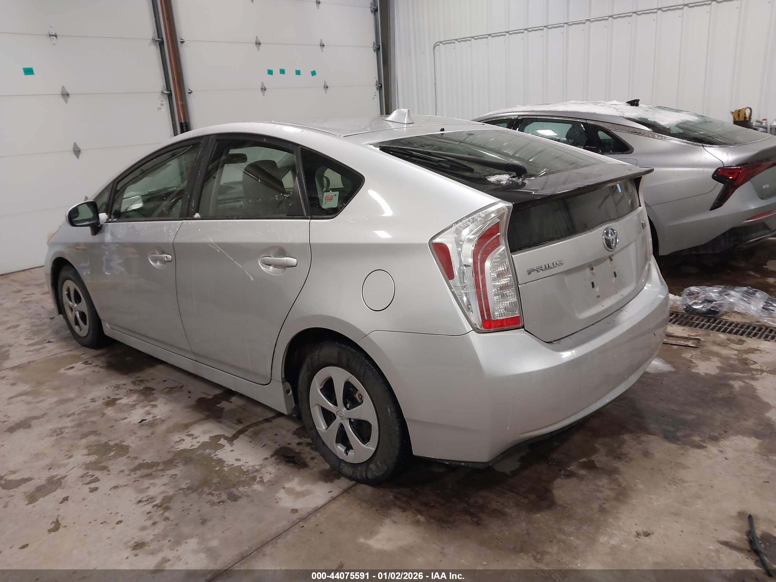 TOYOTA PRIUS image 3