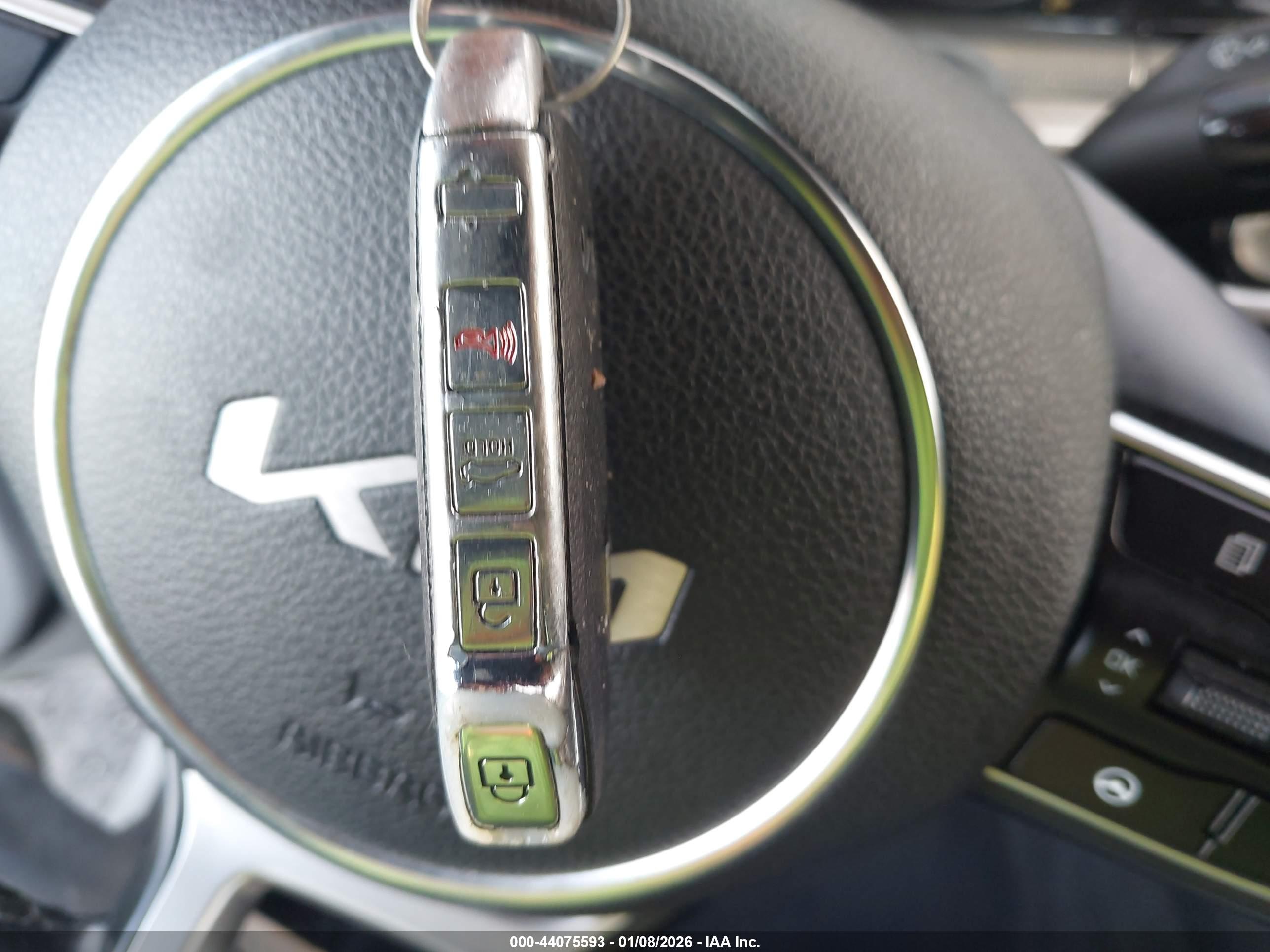 KIA K5 image 11