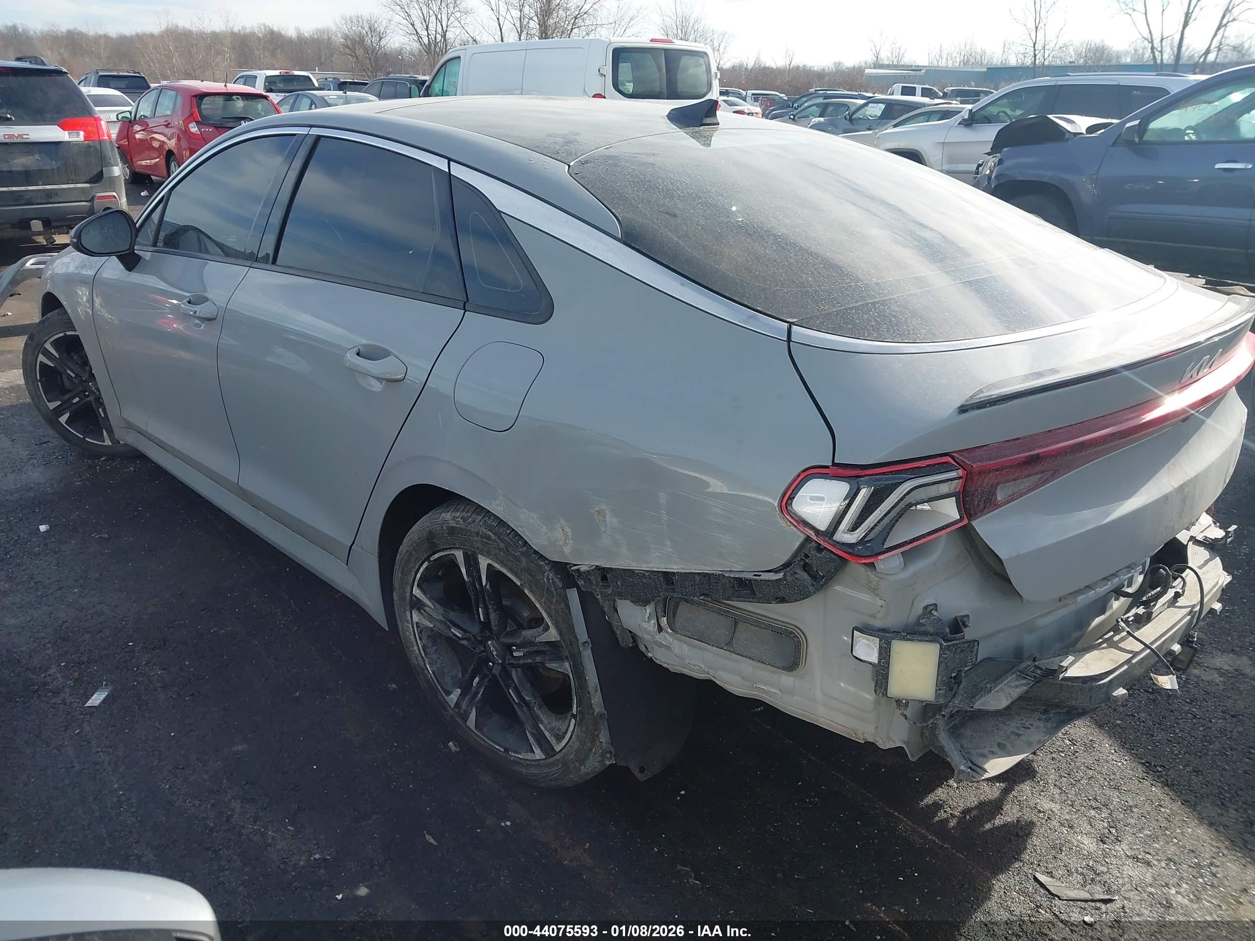 KIA K5 image 3