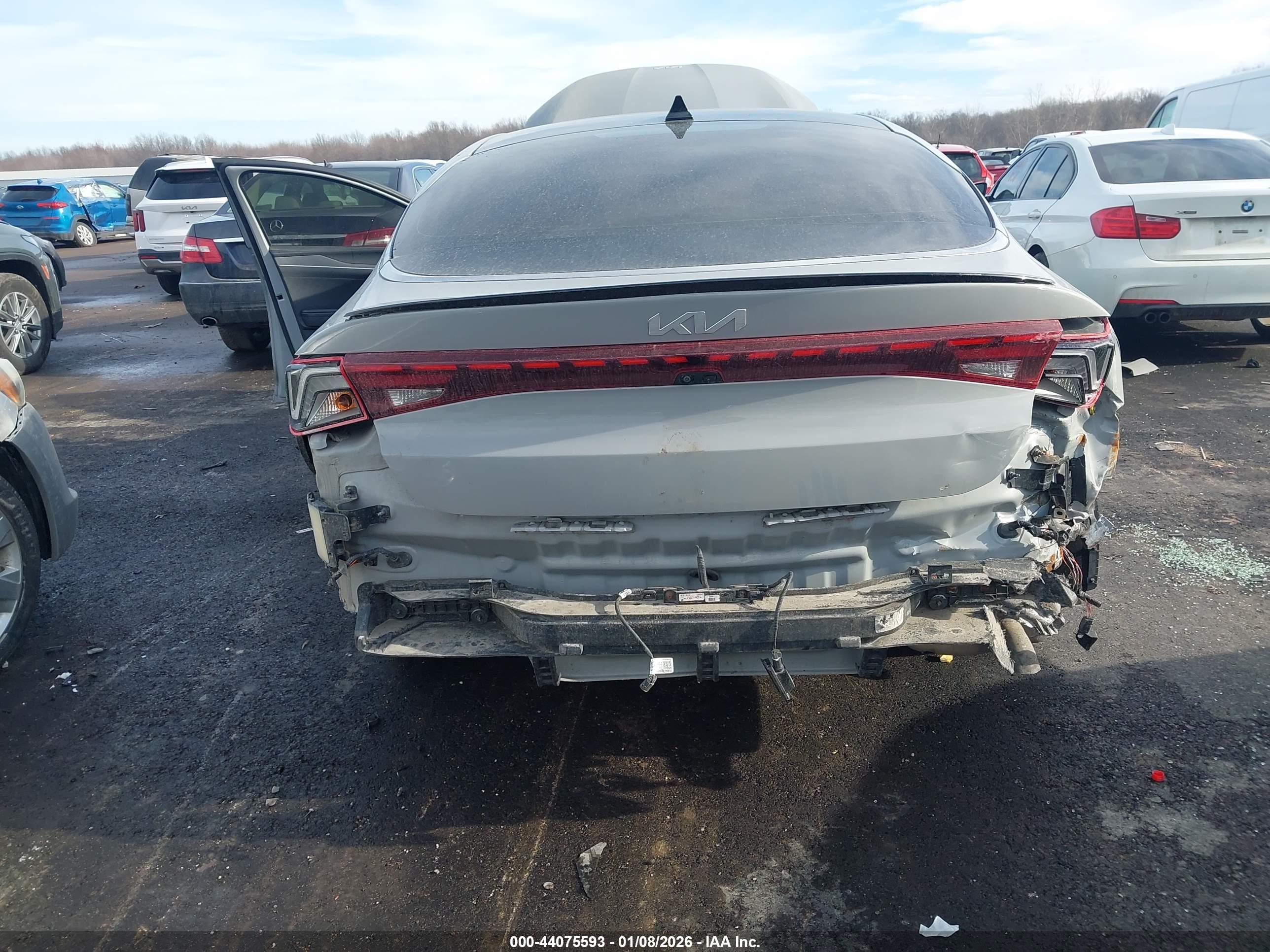 KIA K5 image 6
