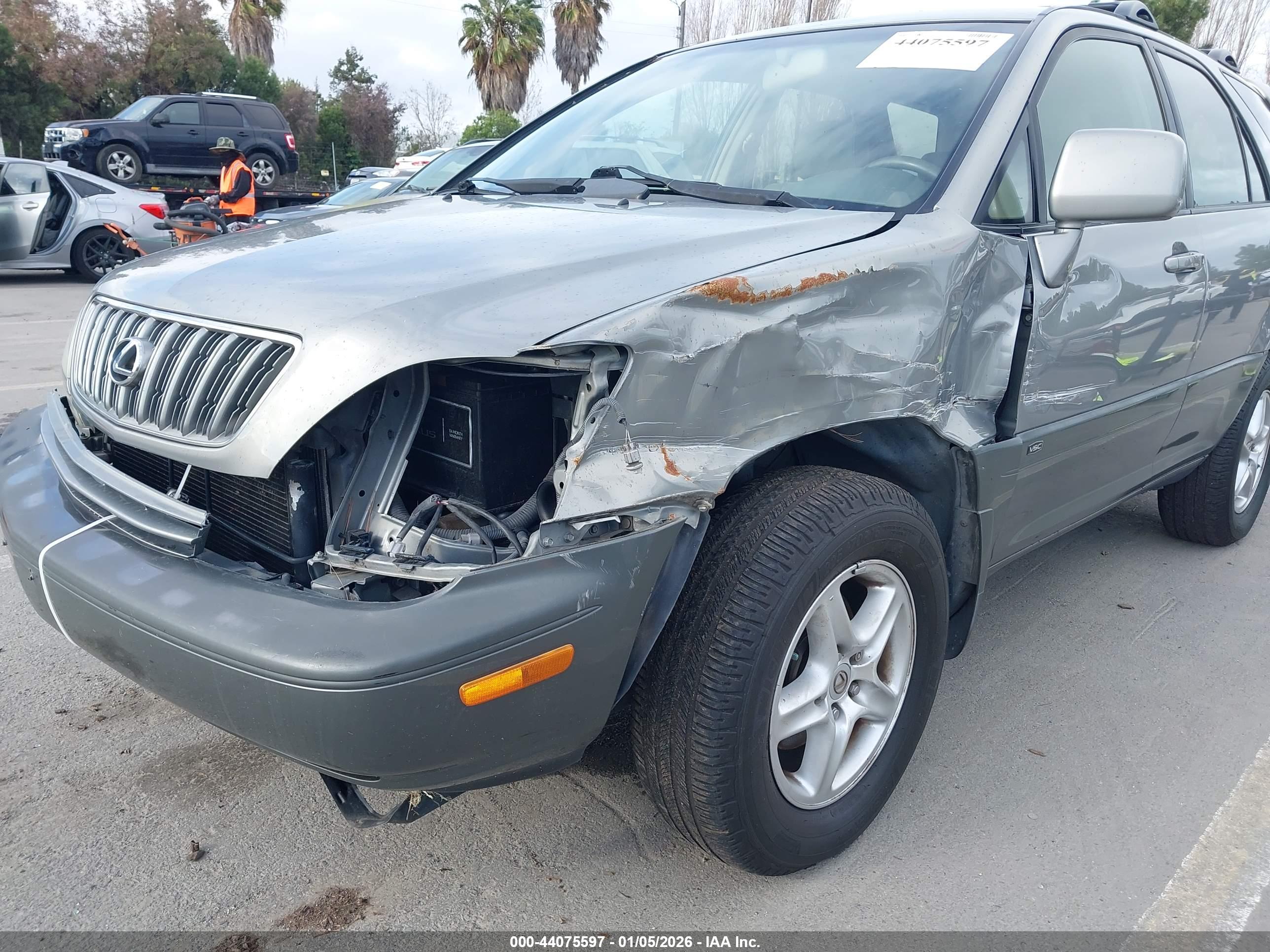 LEXUS RX image 6