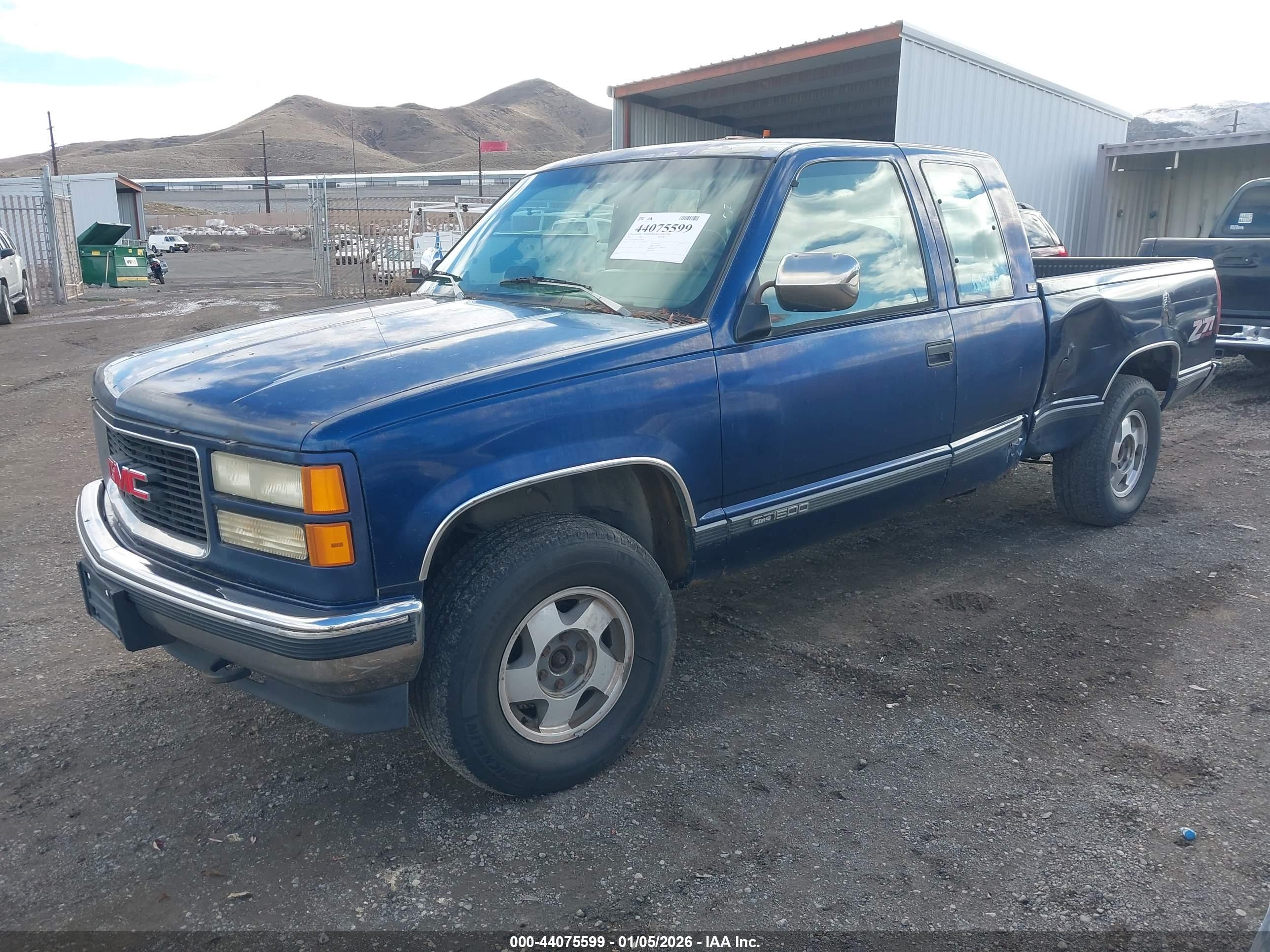 GMC SIERRA image 2