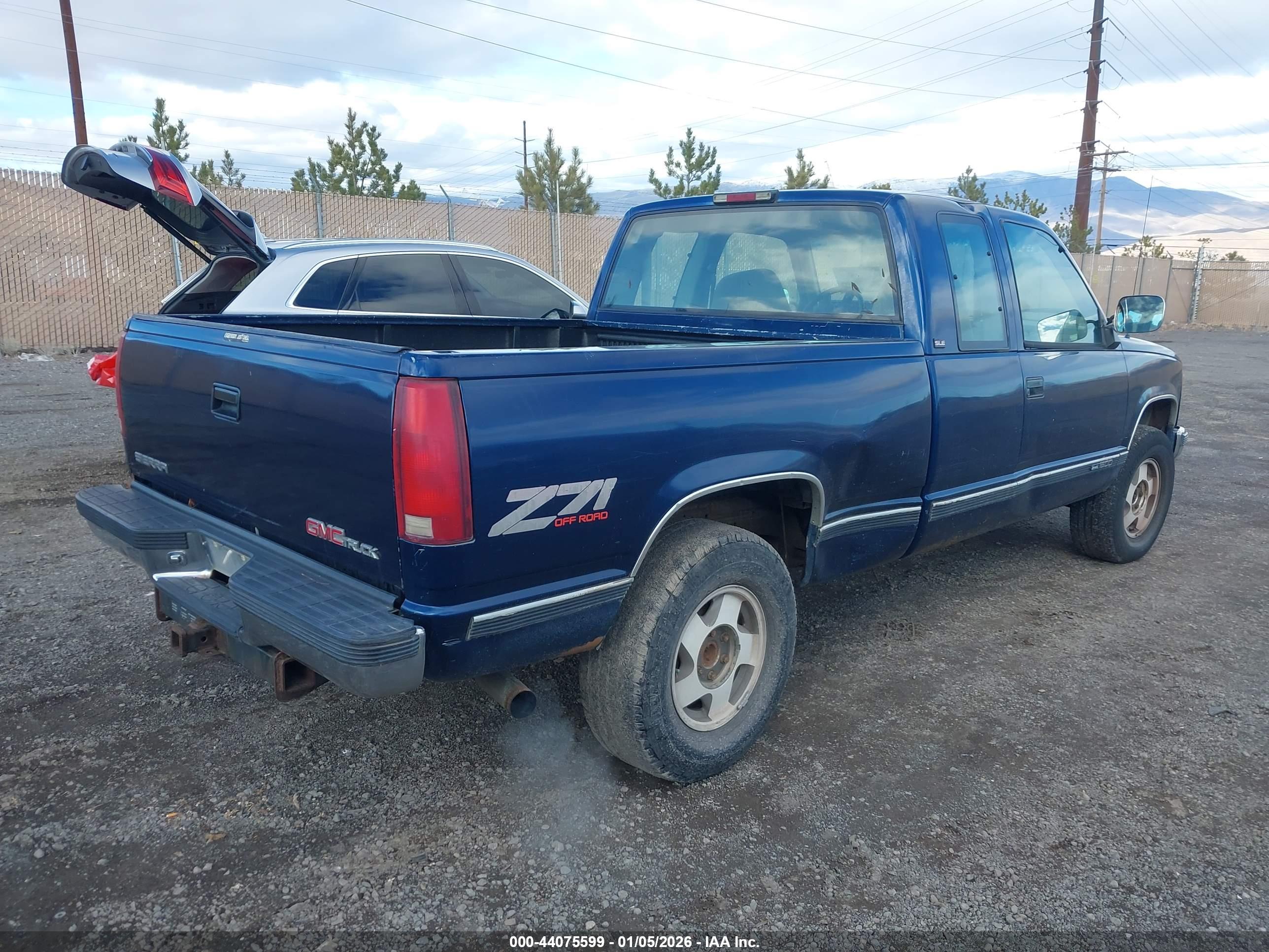 GMC SIERRA image 4