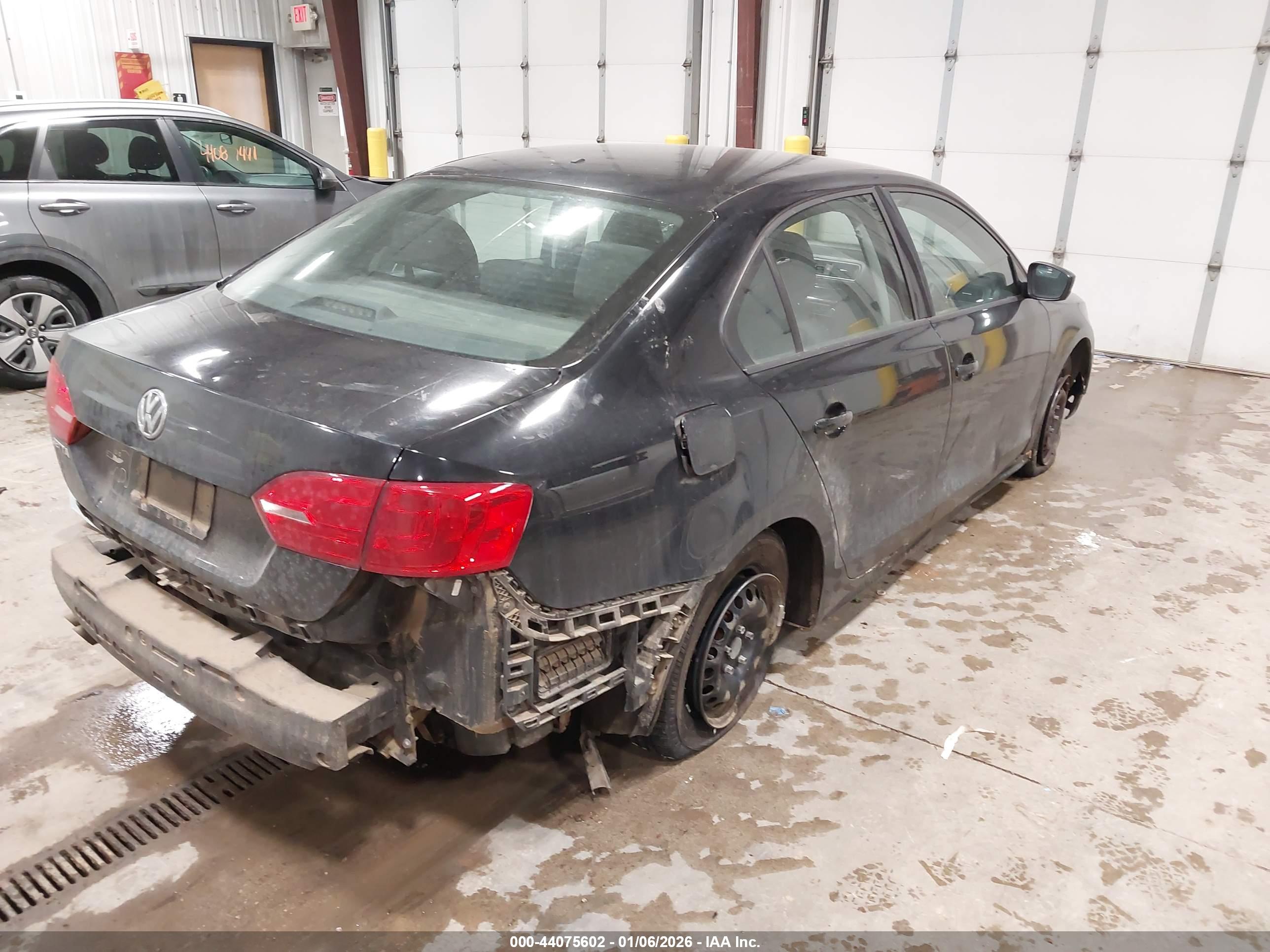 VOLKSWAGEN JETTA image 4