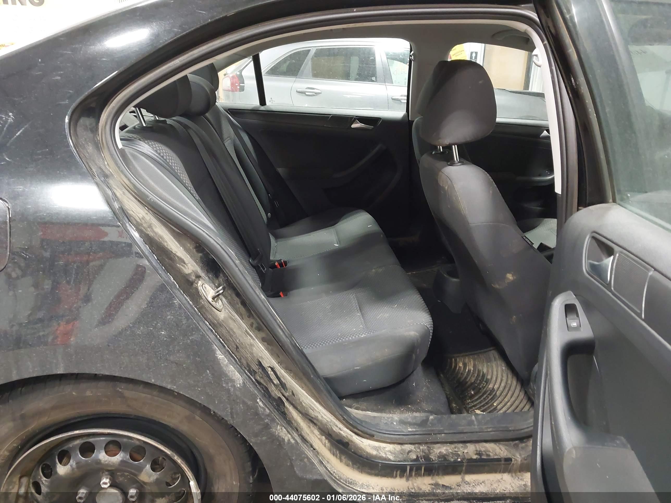VOLKSWAGEN JETTA image 8