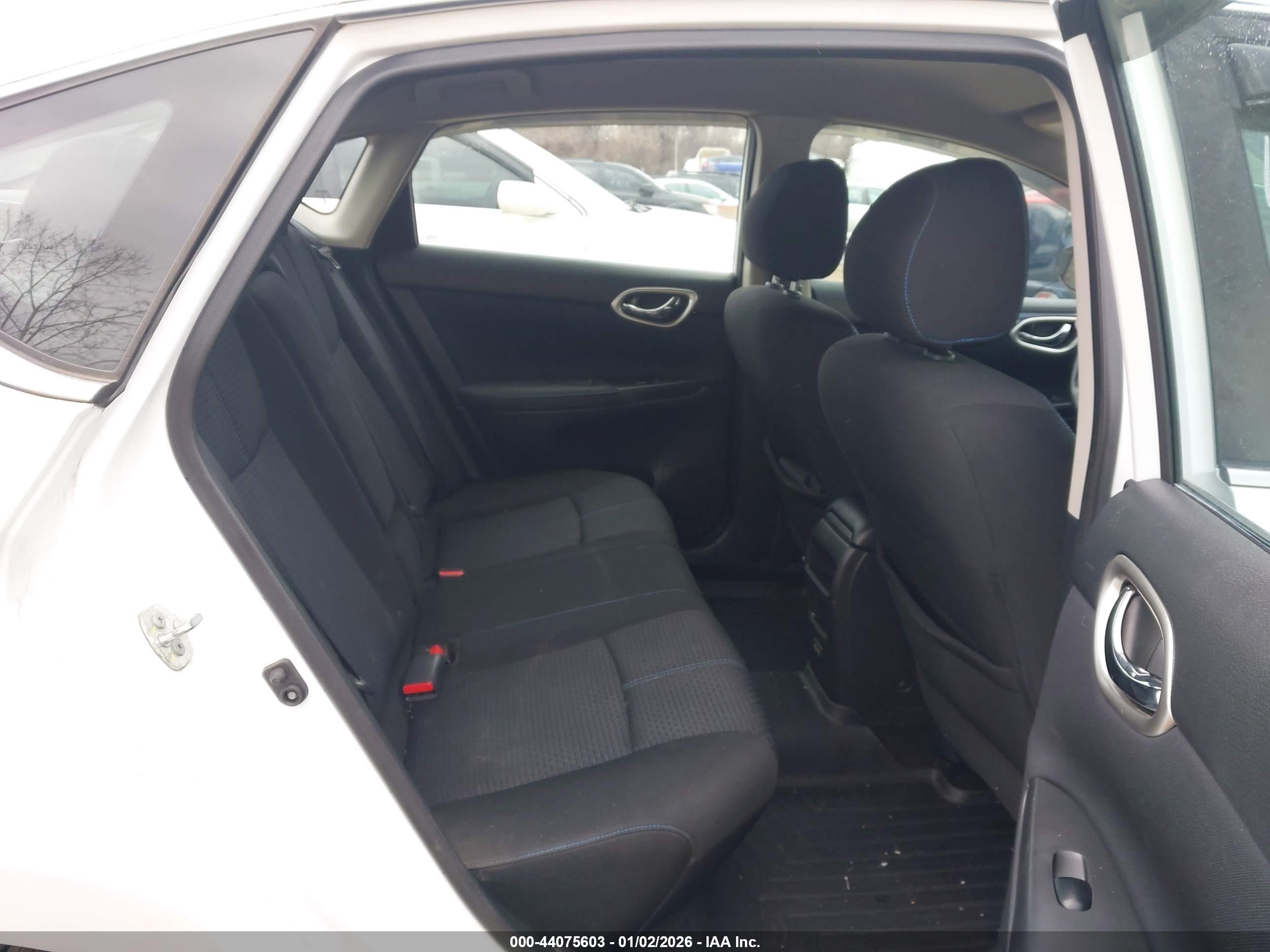 NISSAN SENTRA image 8