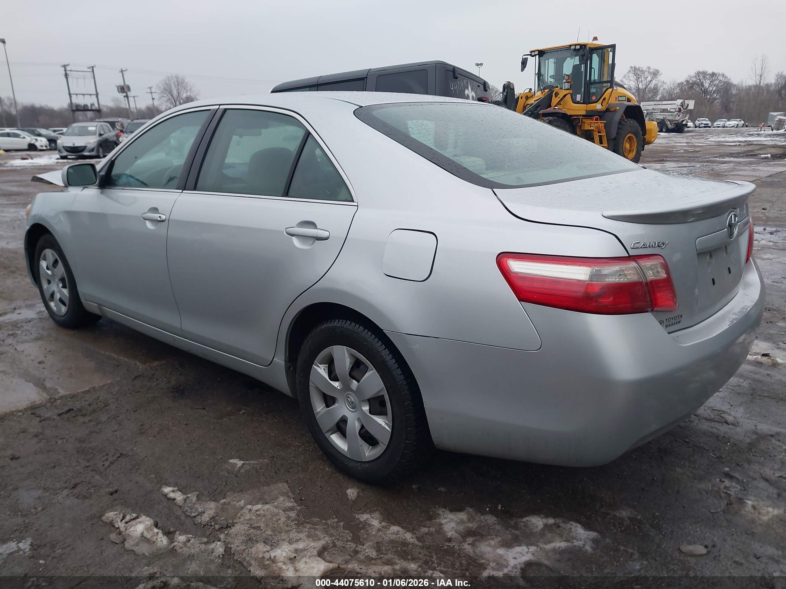 TOYOTA CAMRY image 3