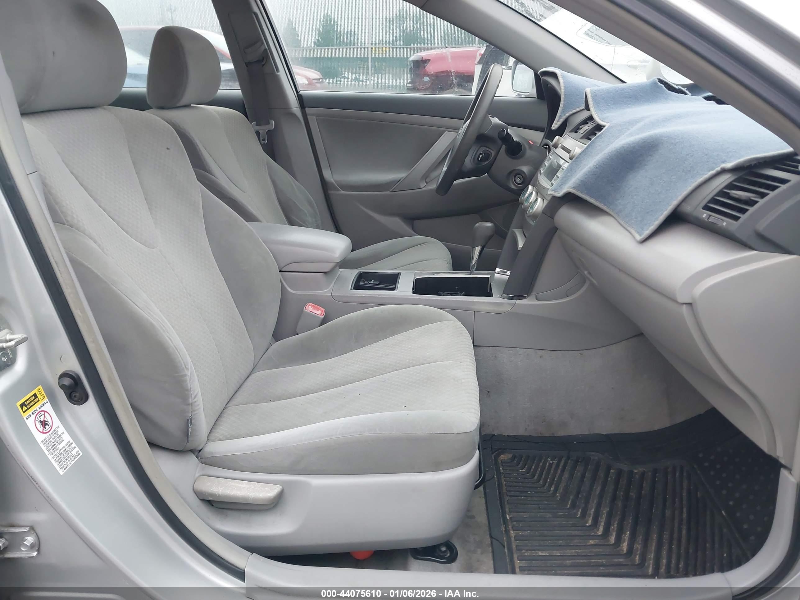 TOYOTA CAMRY image 5