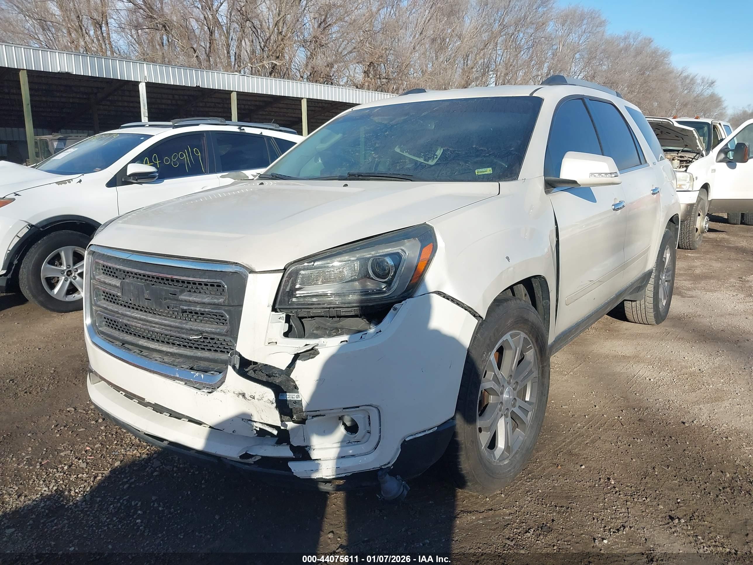 GMC ACADIA image 2