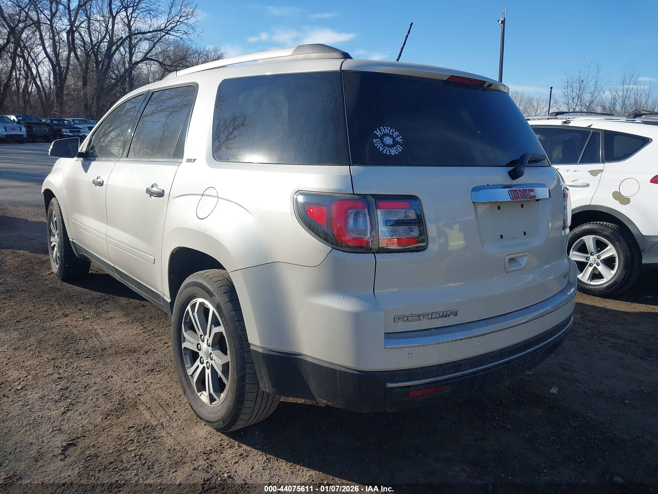 GMC ACADIA image 3