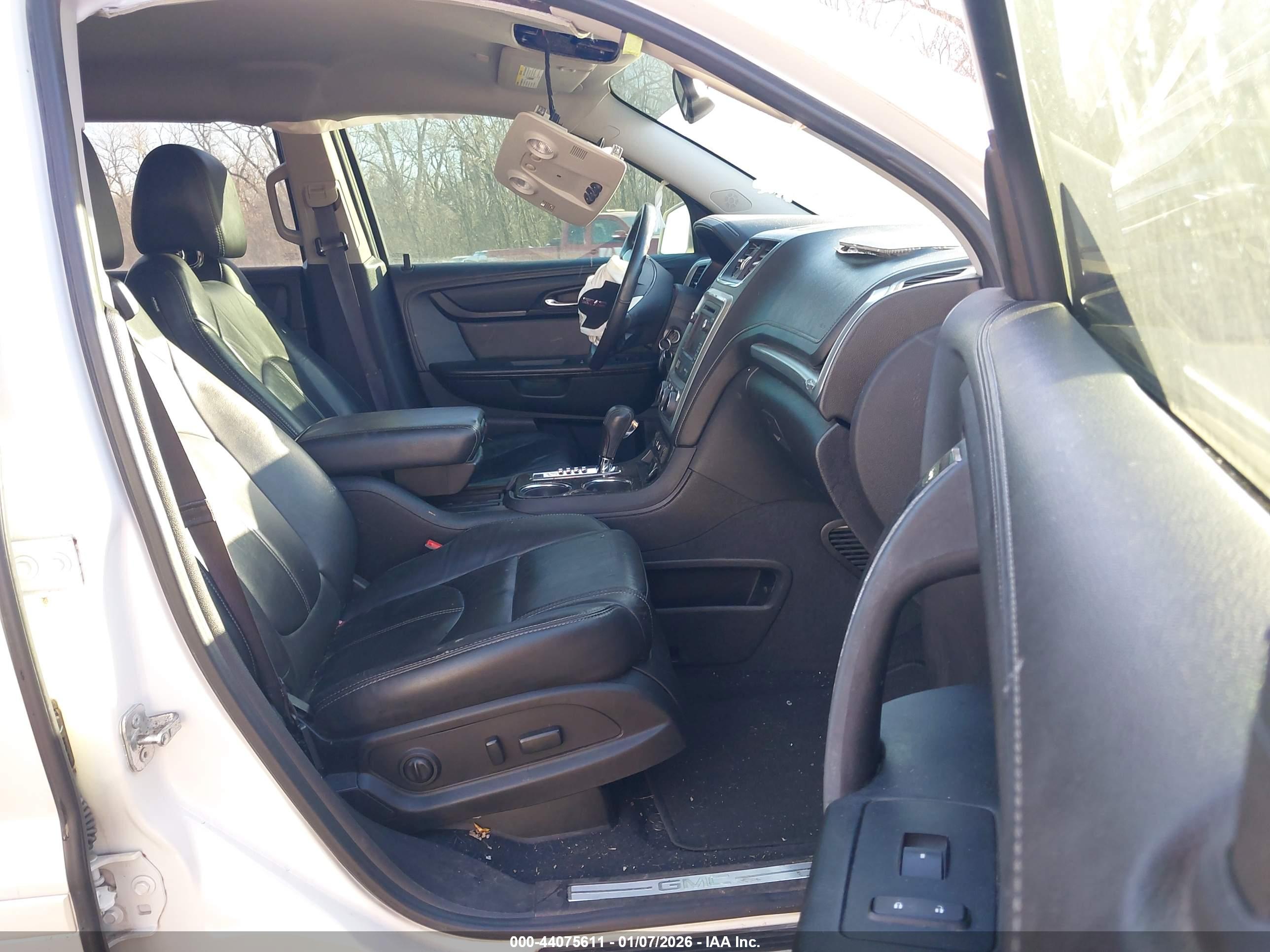 GMC ACADIA image 5