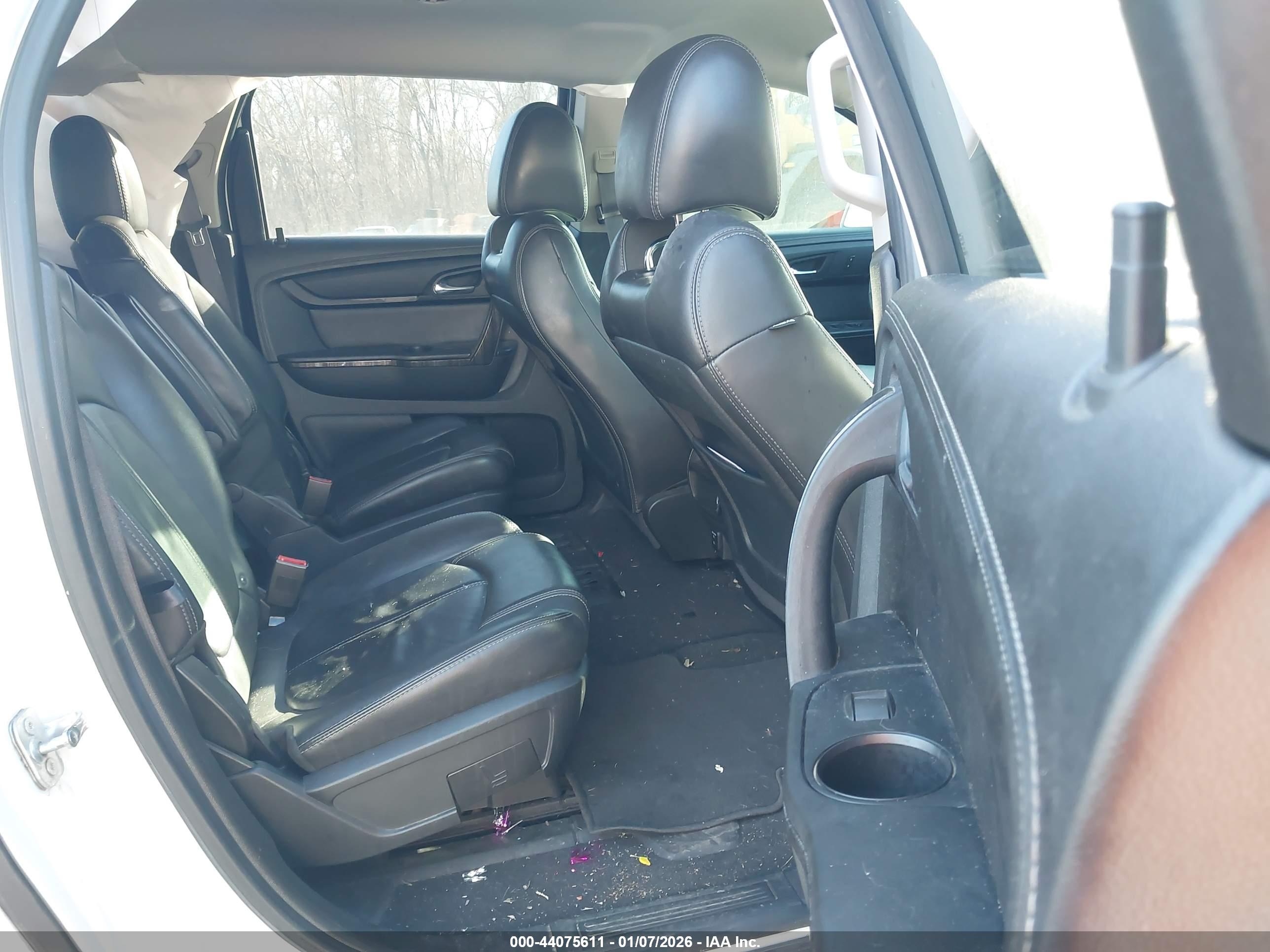 GMC ACADIA image 8