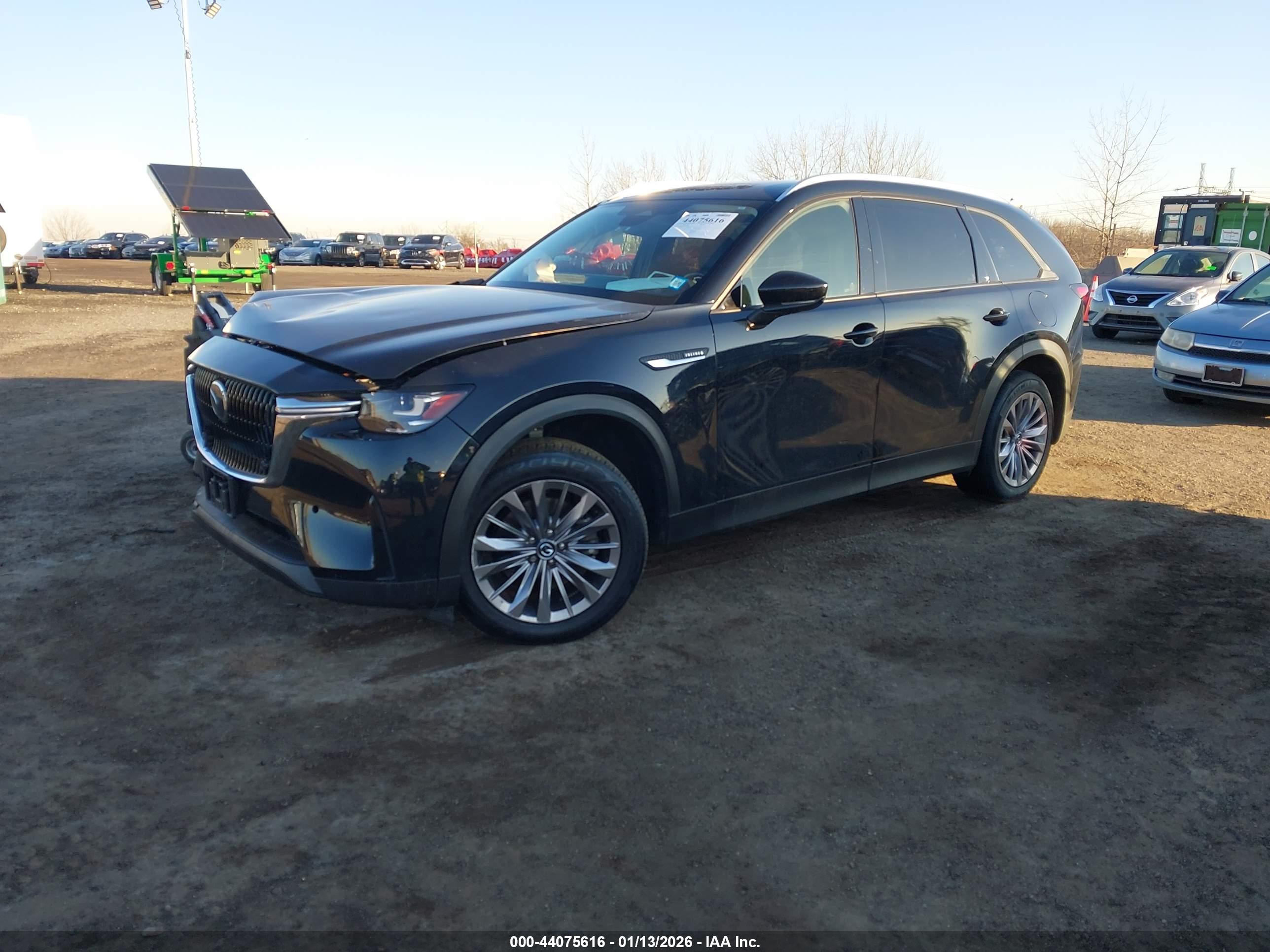MAZDA CX-90 image 2