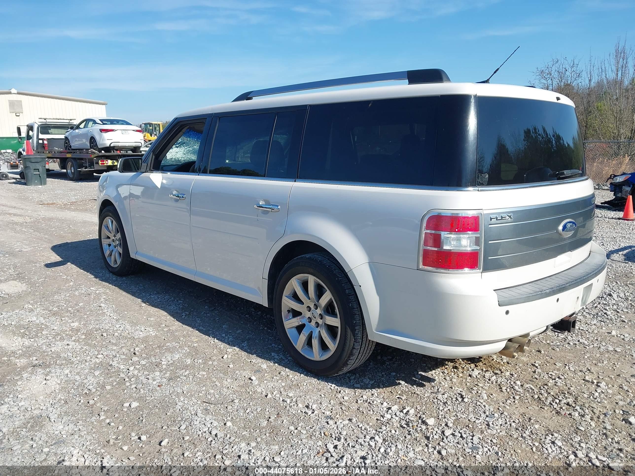 FORD FLEX image 3