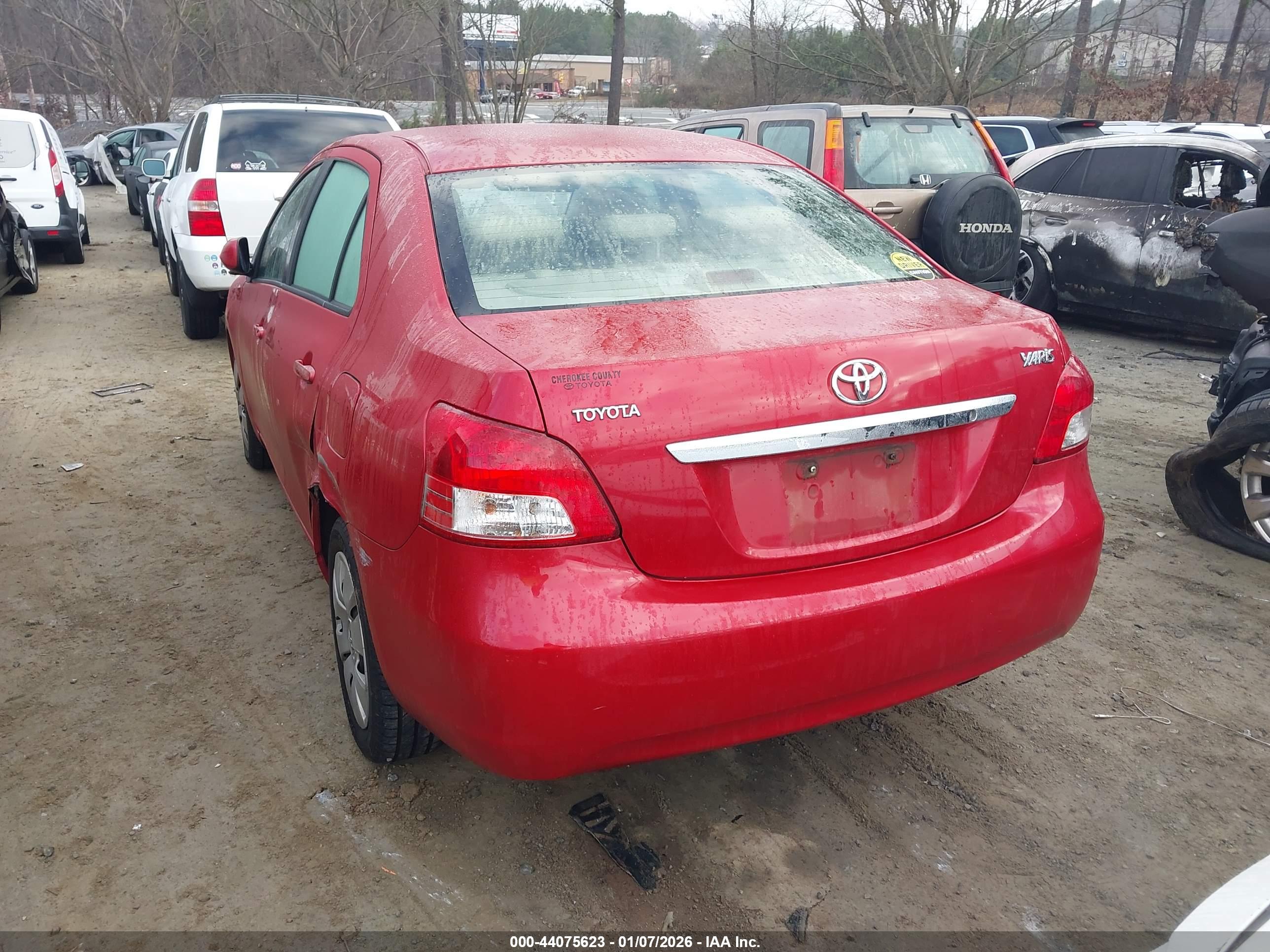 TOYOTA YARIS image 3