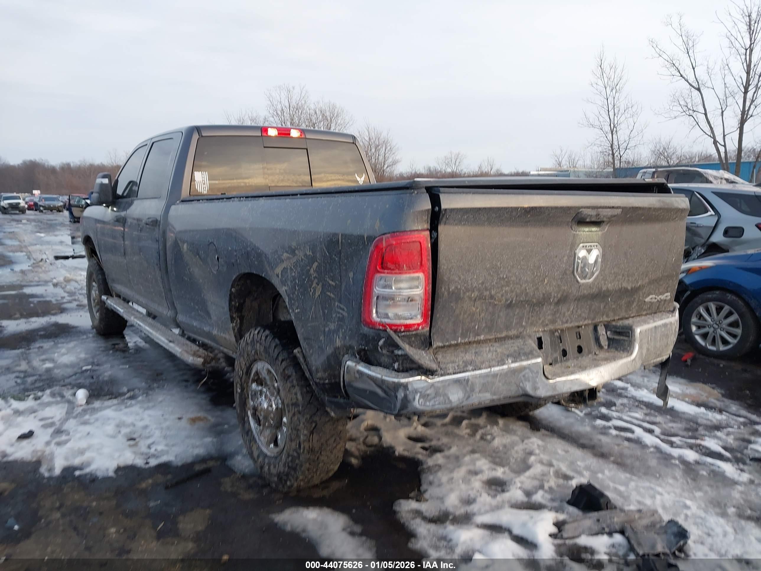 RAM 2500 image 3