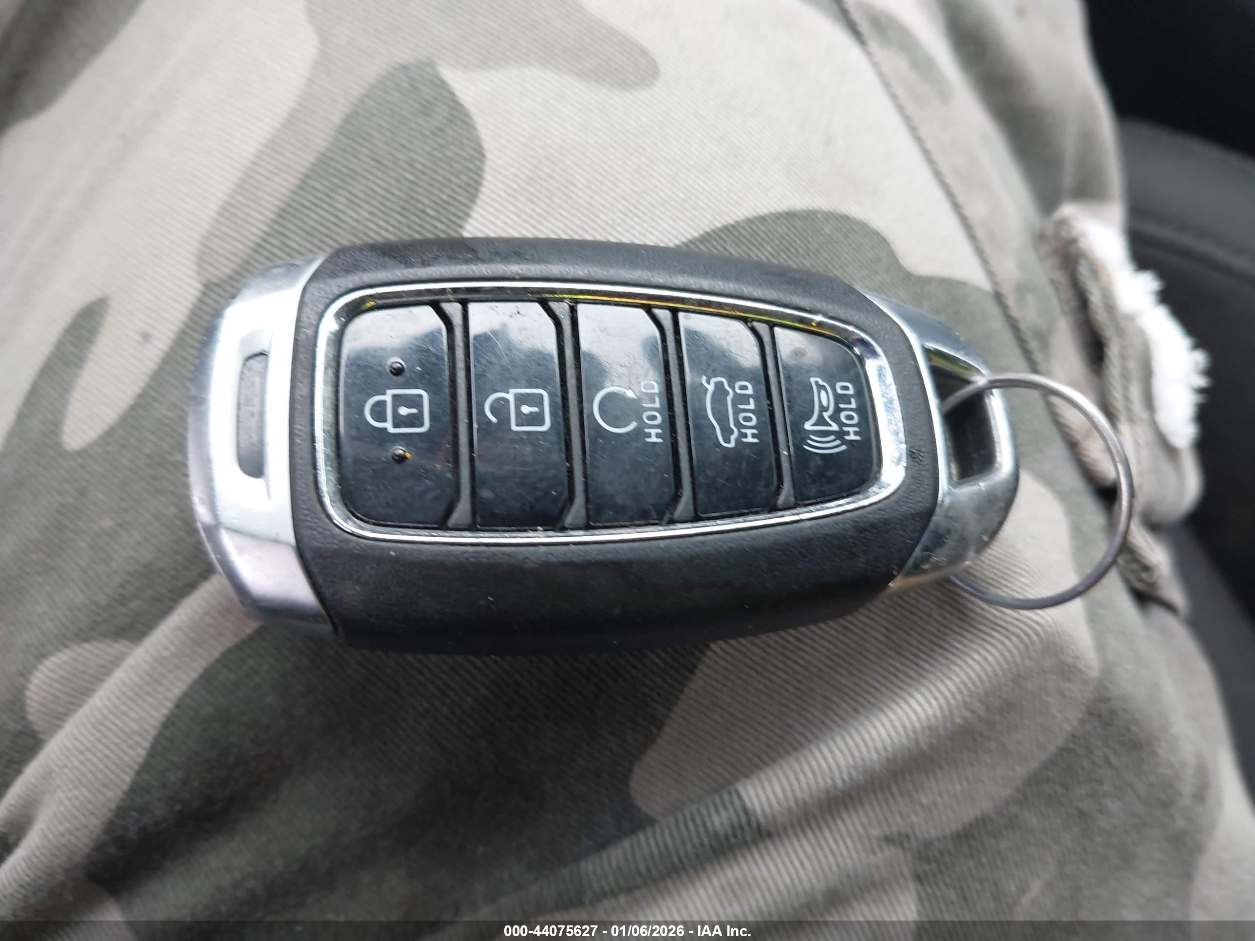 HYUNDAI ELANTRA image 11