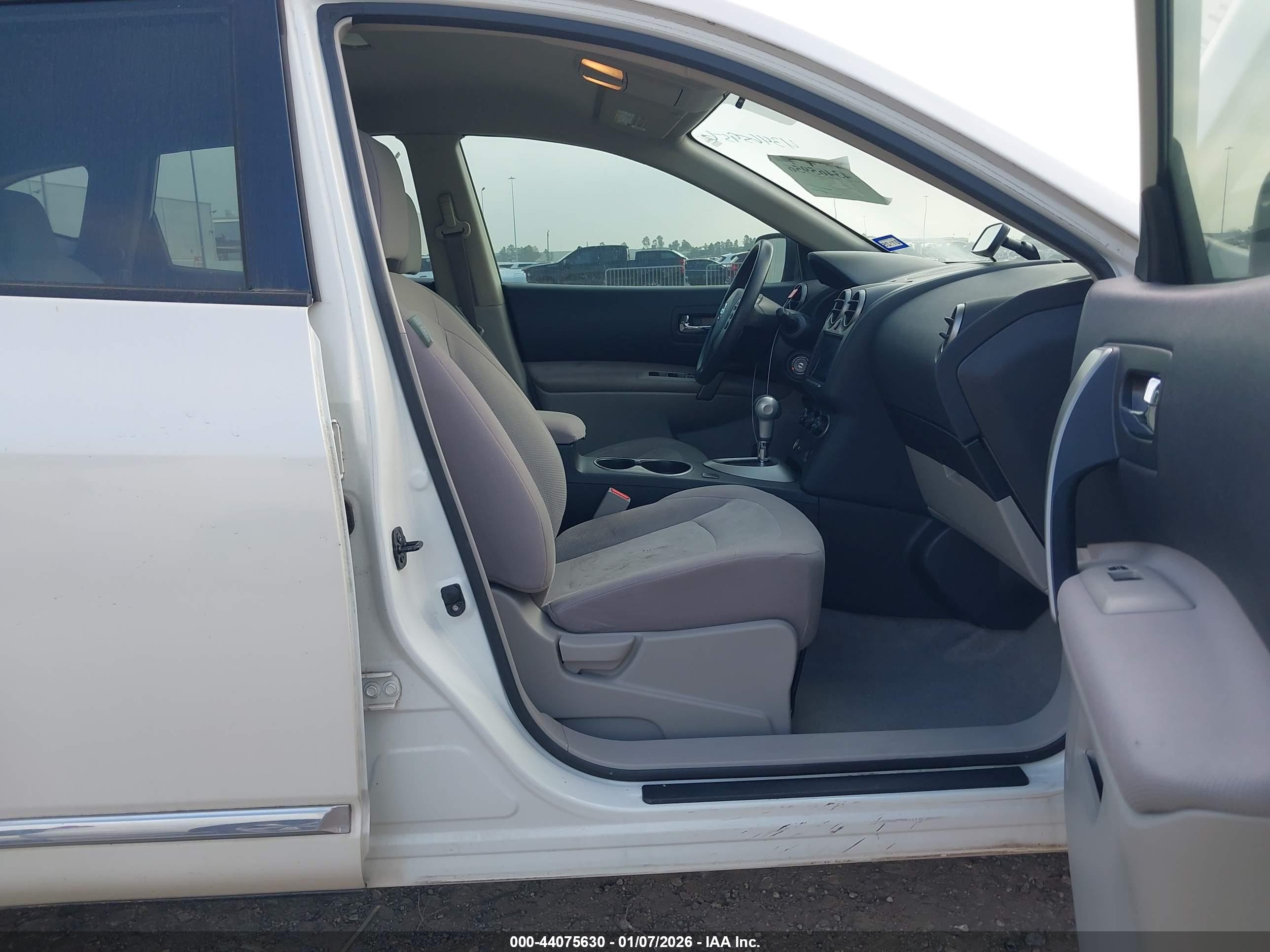 NISSAN ROGUE image 5