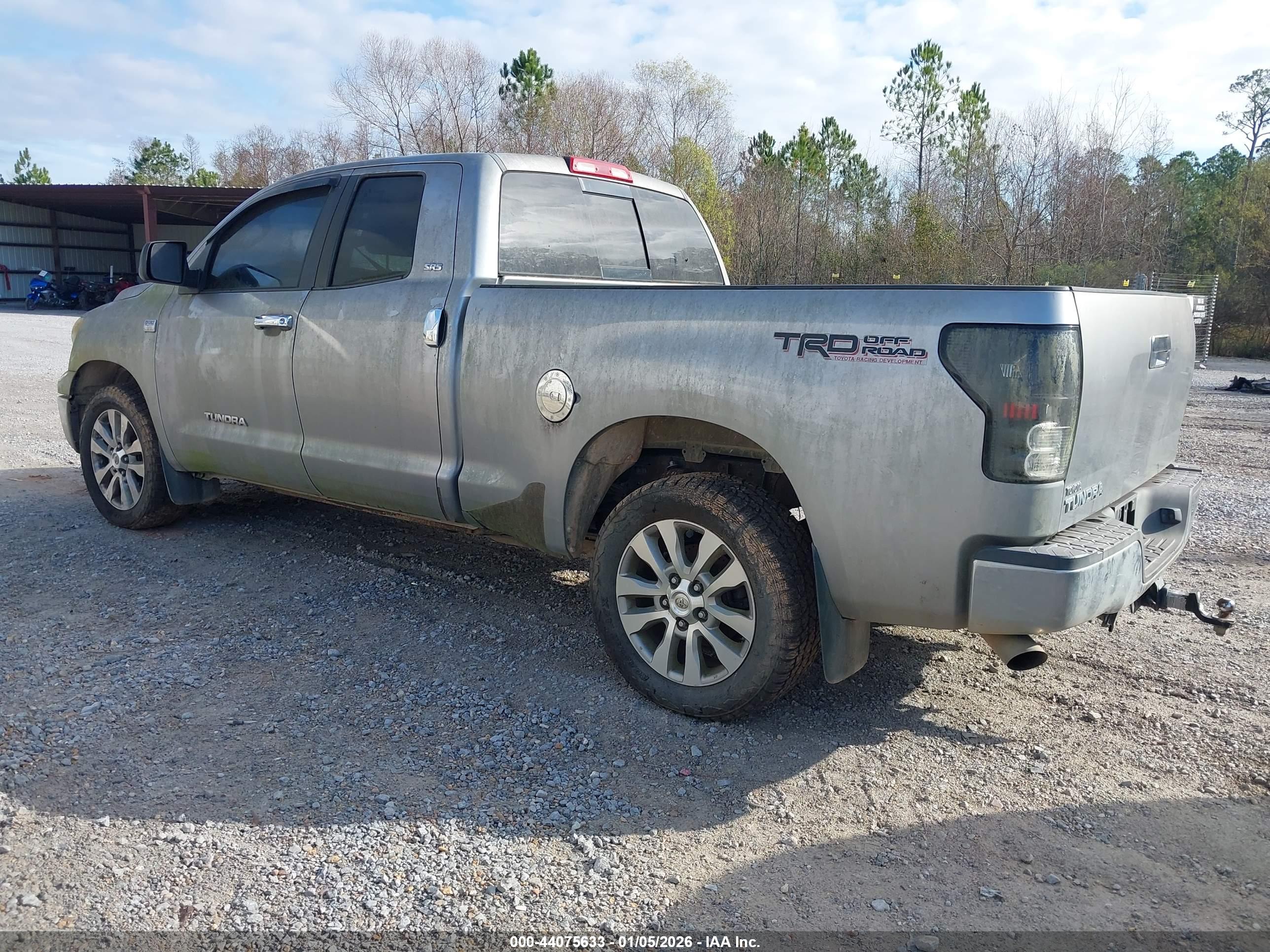 TOYOTA TUNDRA image 3