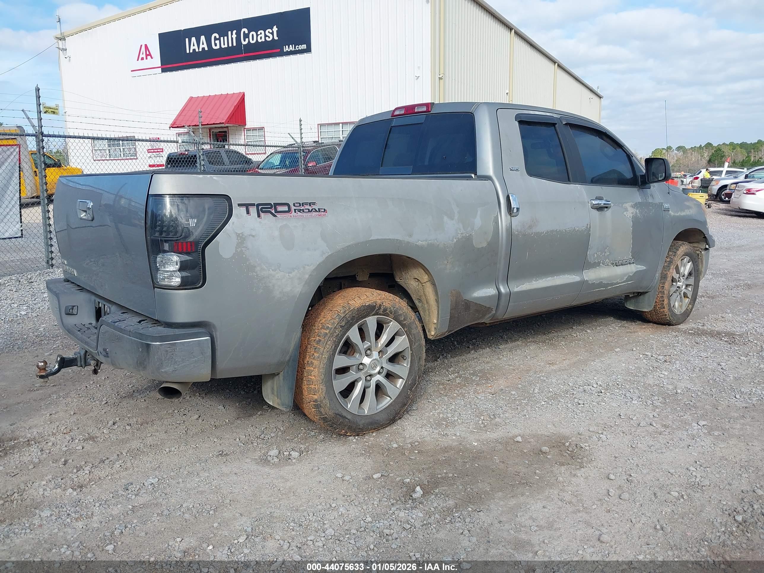 TOYOTA TUNDRA image 4