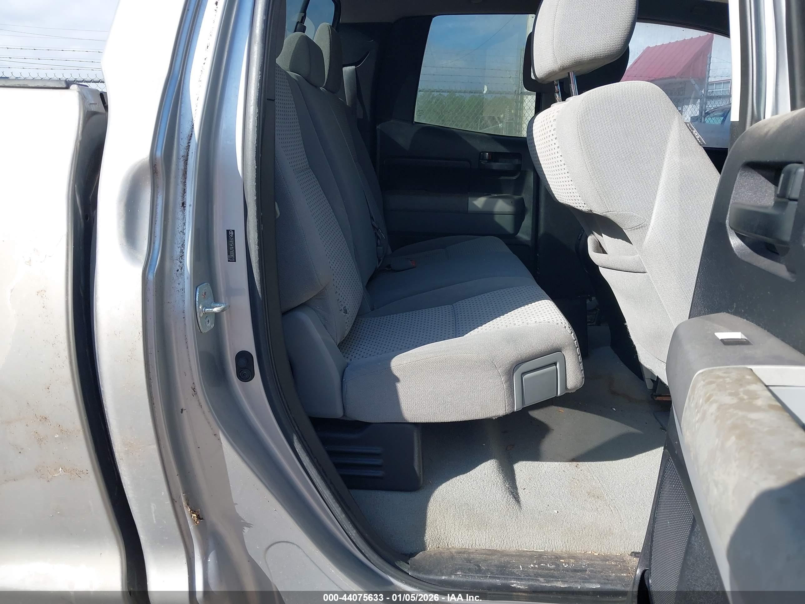 TOYOTA TUNDRA image 8