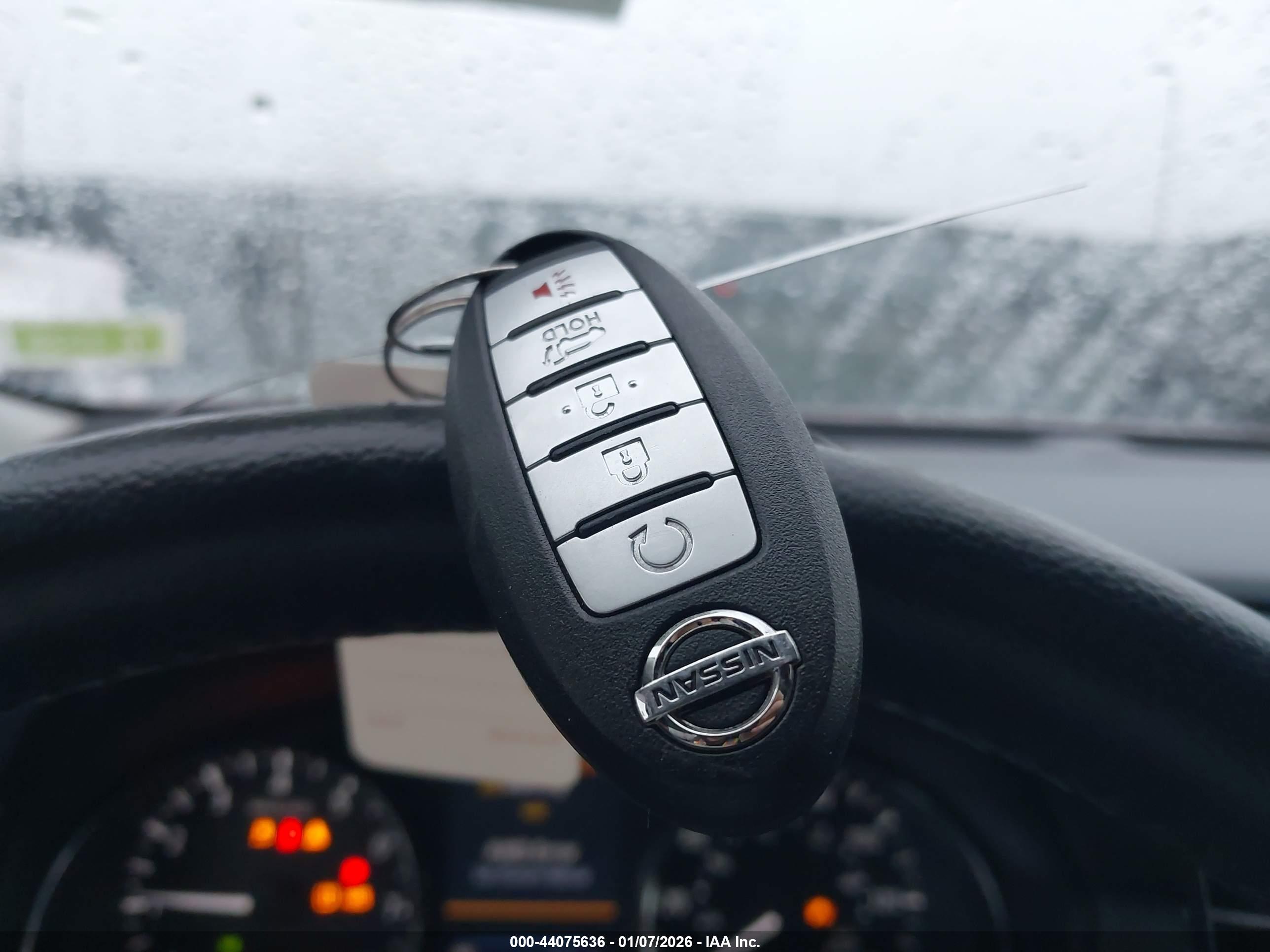 NISSAN ROGUE image 11