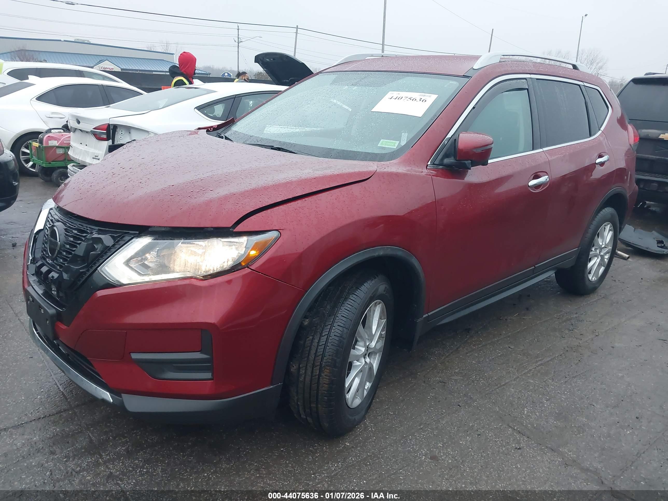 NISSAN ROGUE image 2