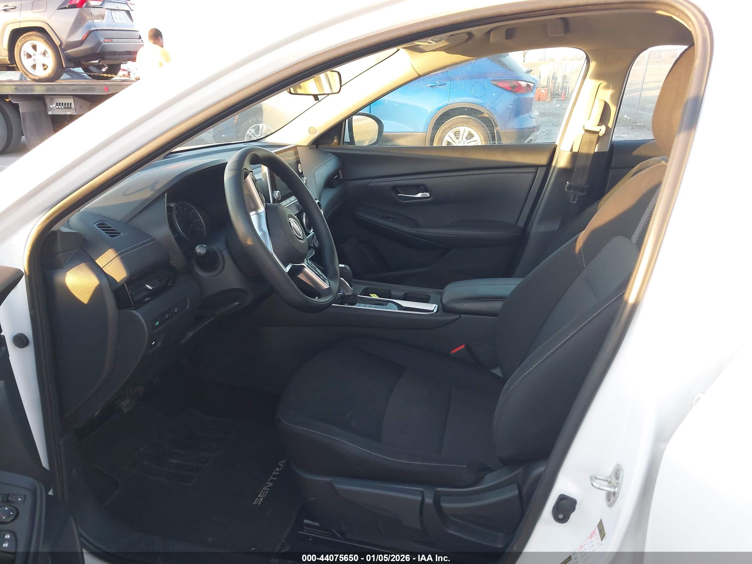 NISSAN SENTRA image 5