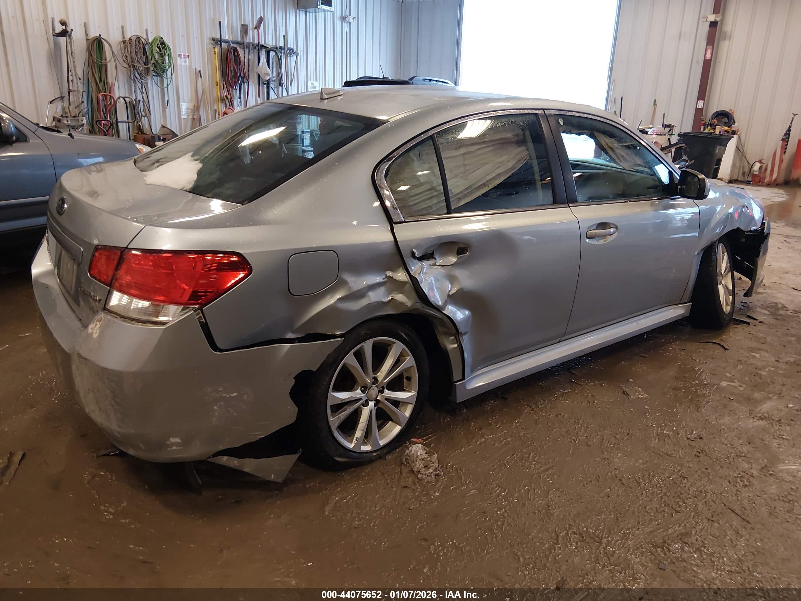 SUBARU LEGACY image 4