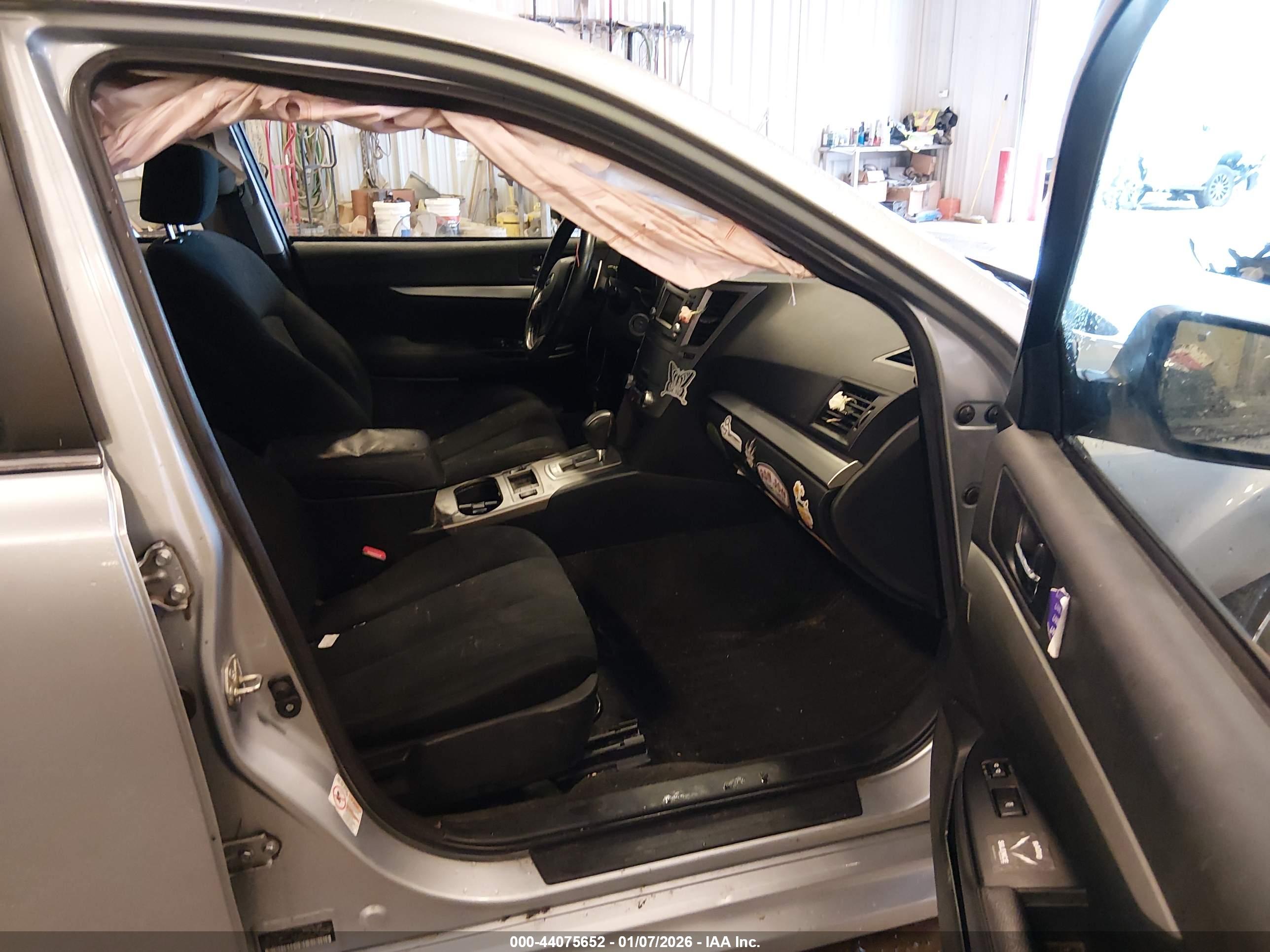 SUBARU LEGACY image 5