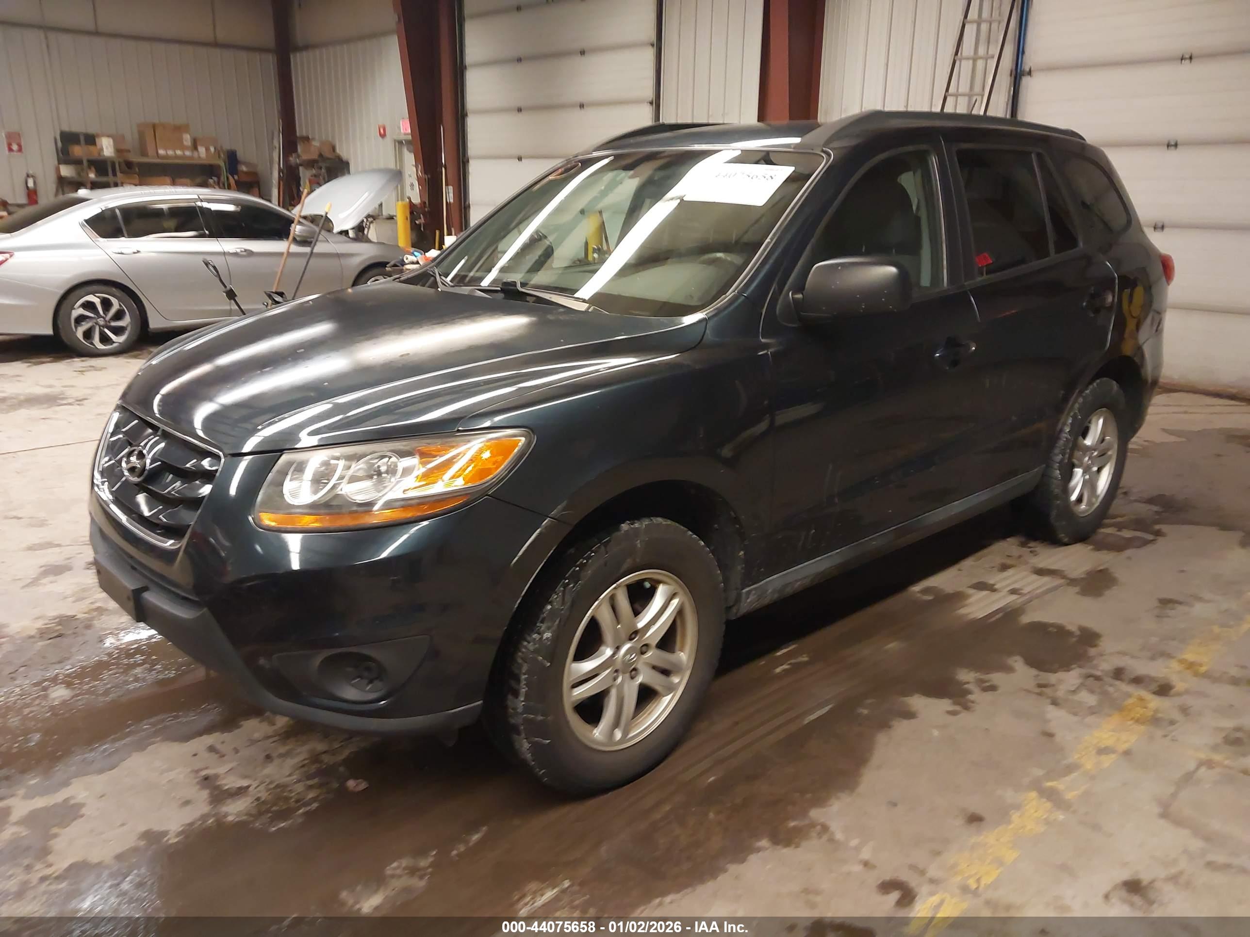 HYUNDAI SANTA image 2