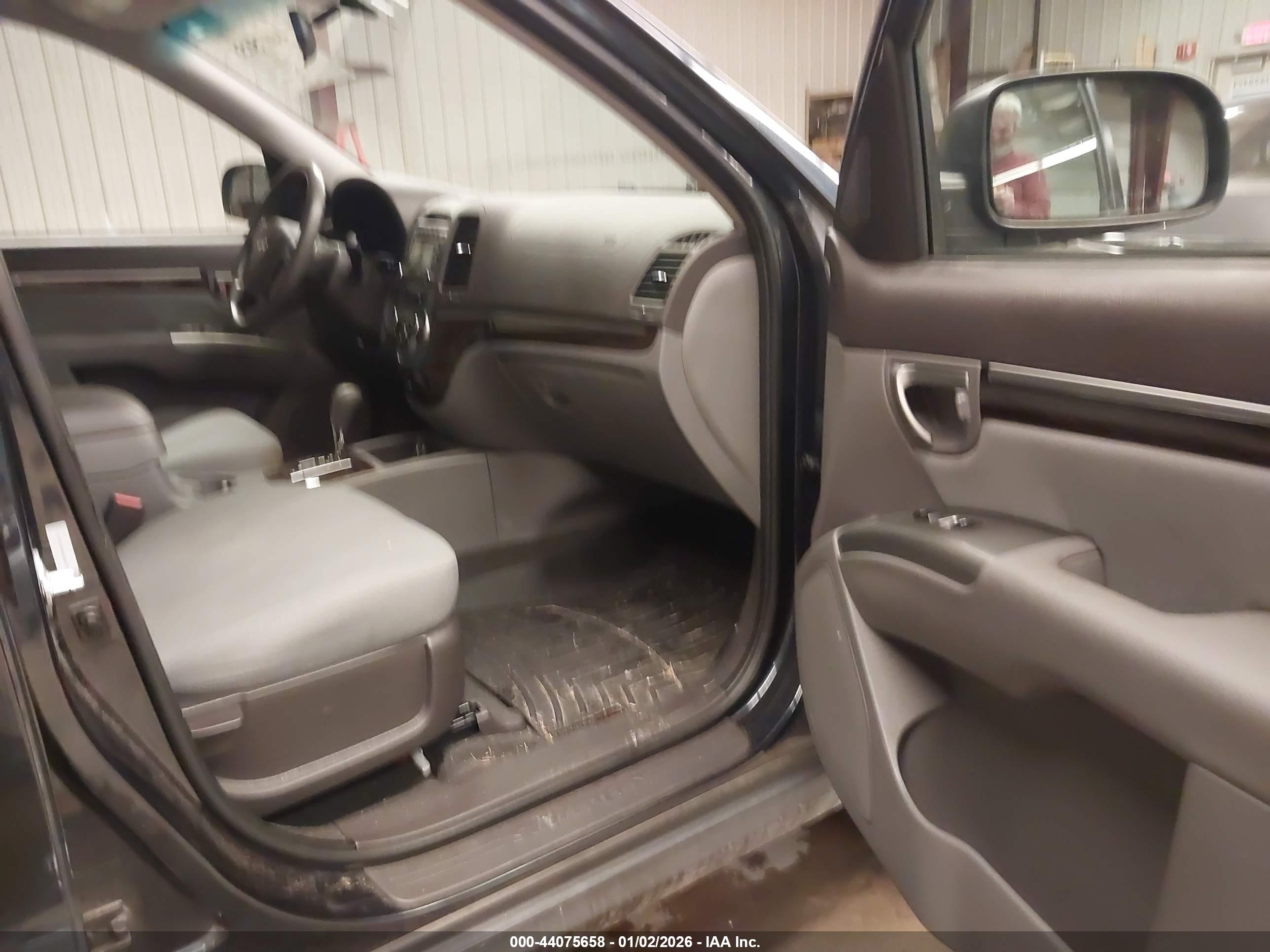 HYUNDAI SANTA image 5