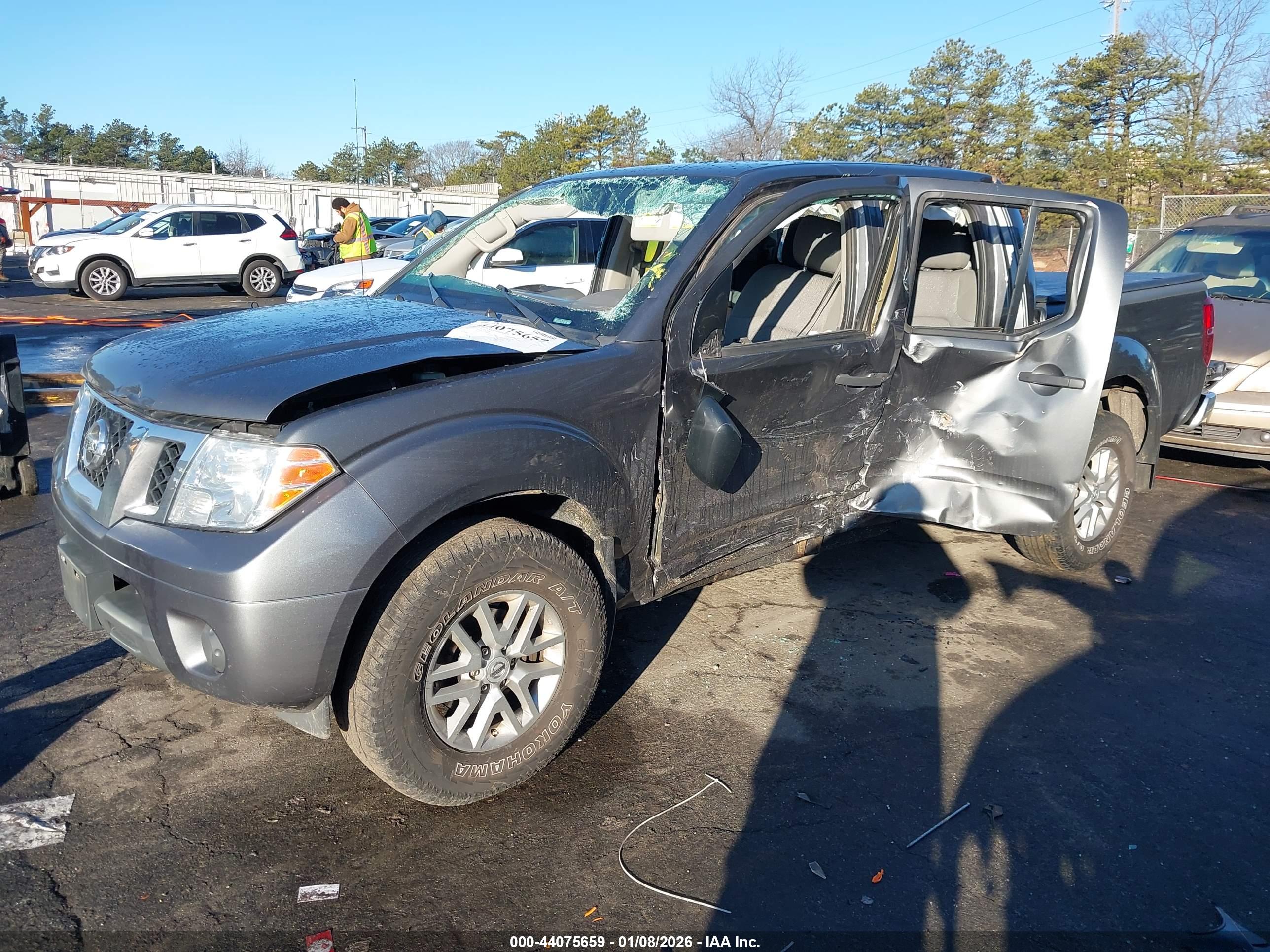 NISSAN FRONTIER image 2