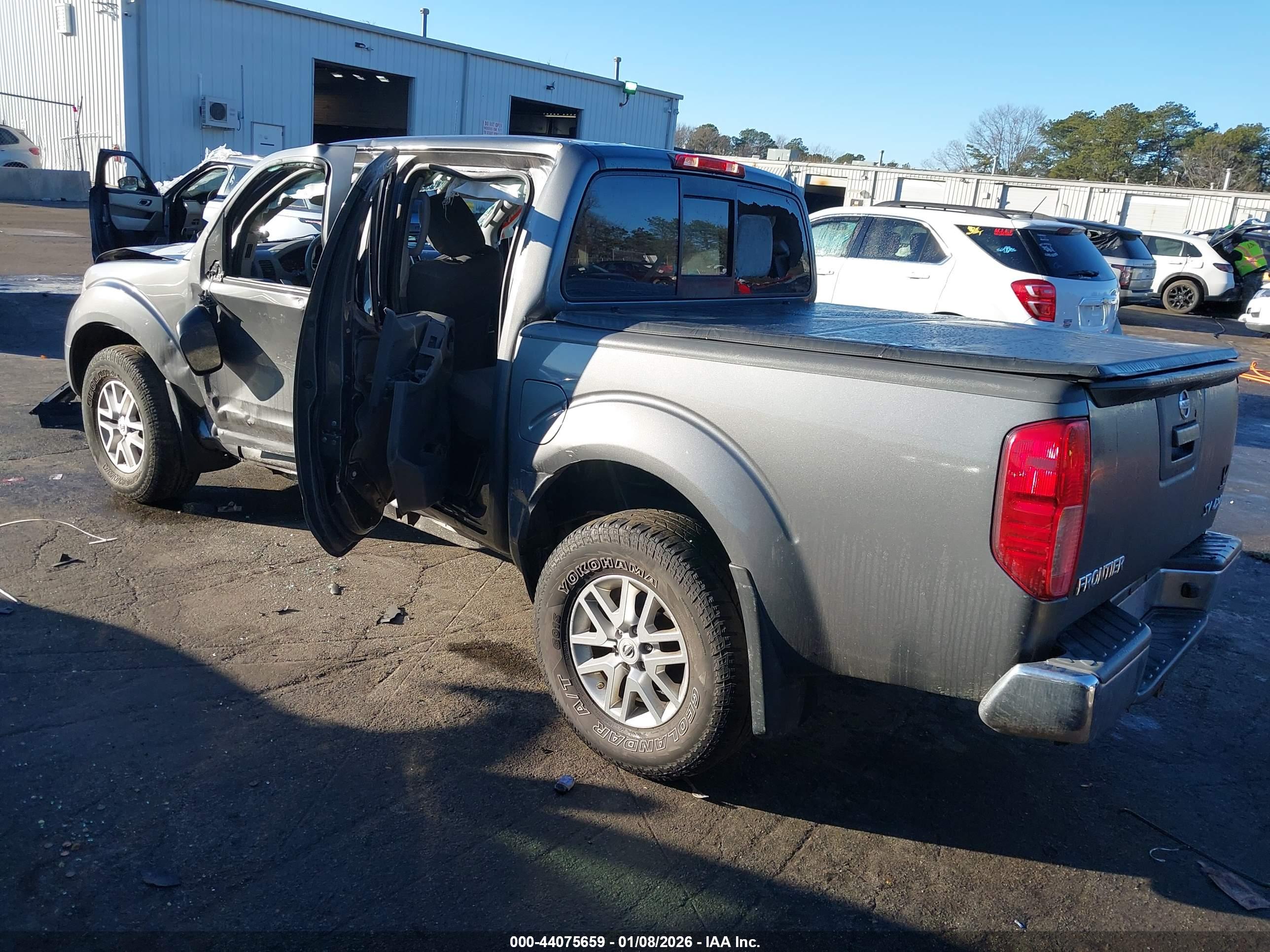 NISSAN FRONTIER image 3