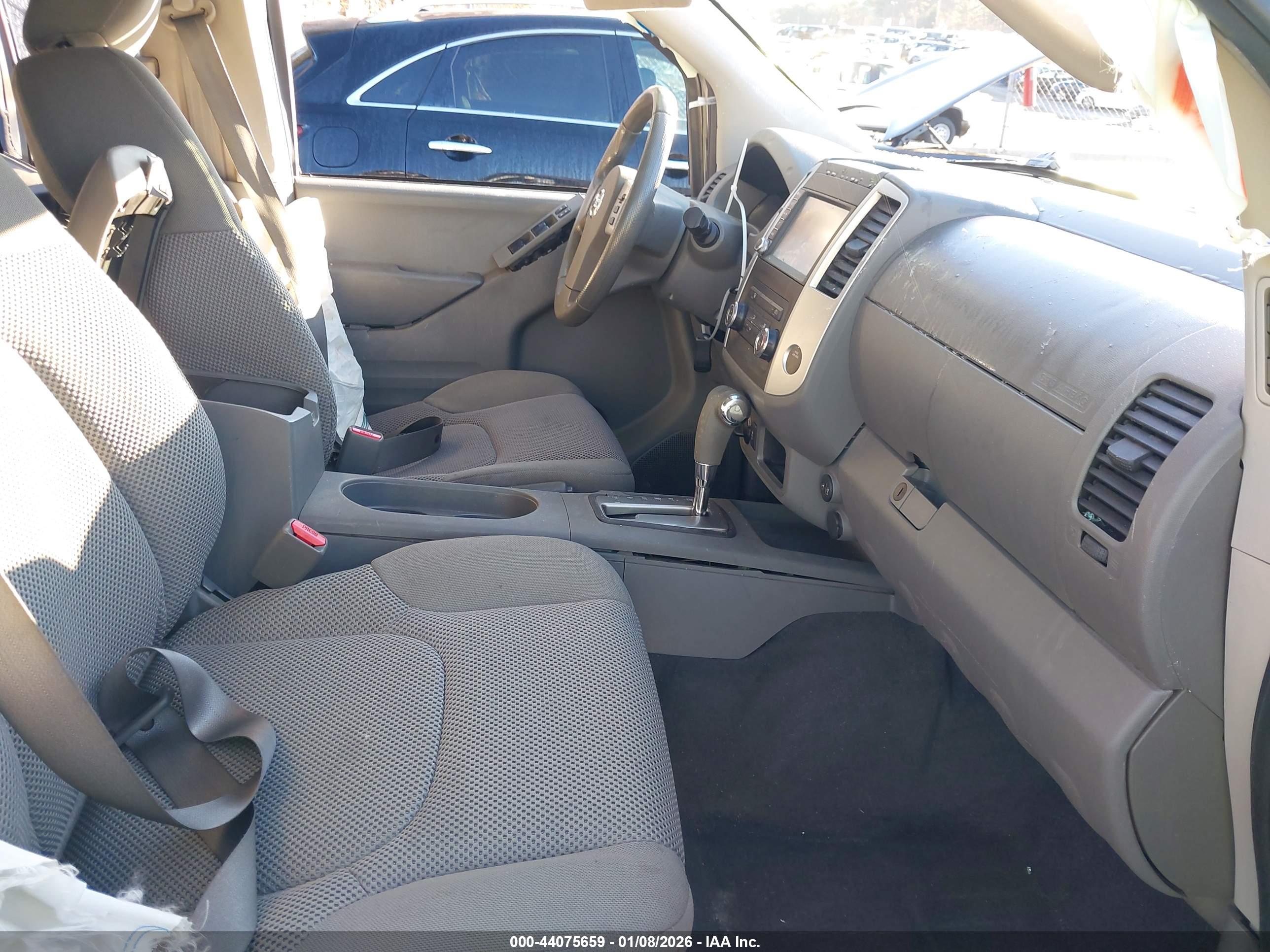 NISSAN FRONTIER image 5