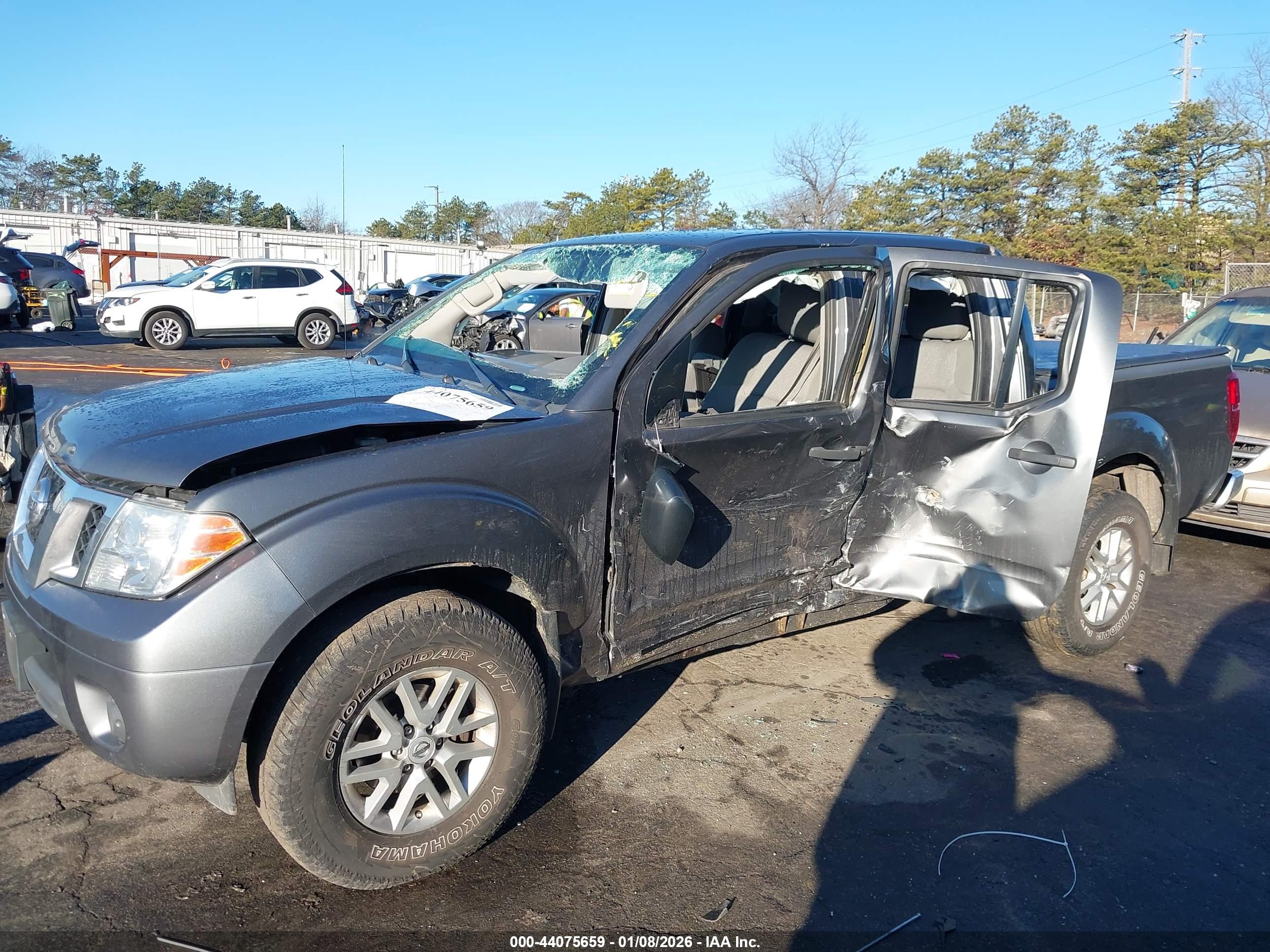 NISSAN FRONTIER image 6