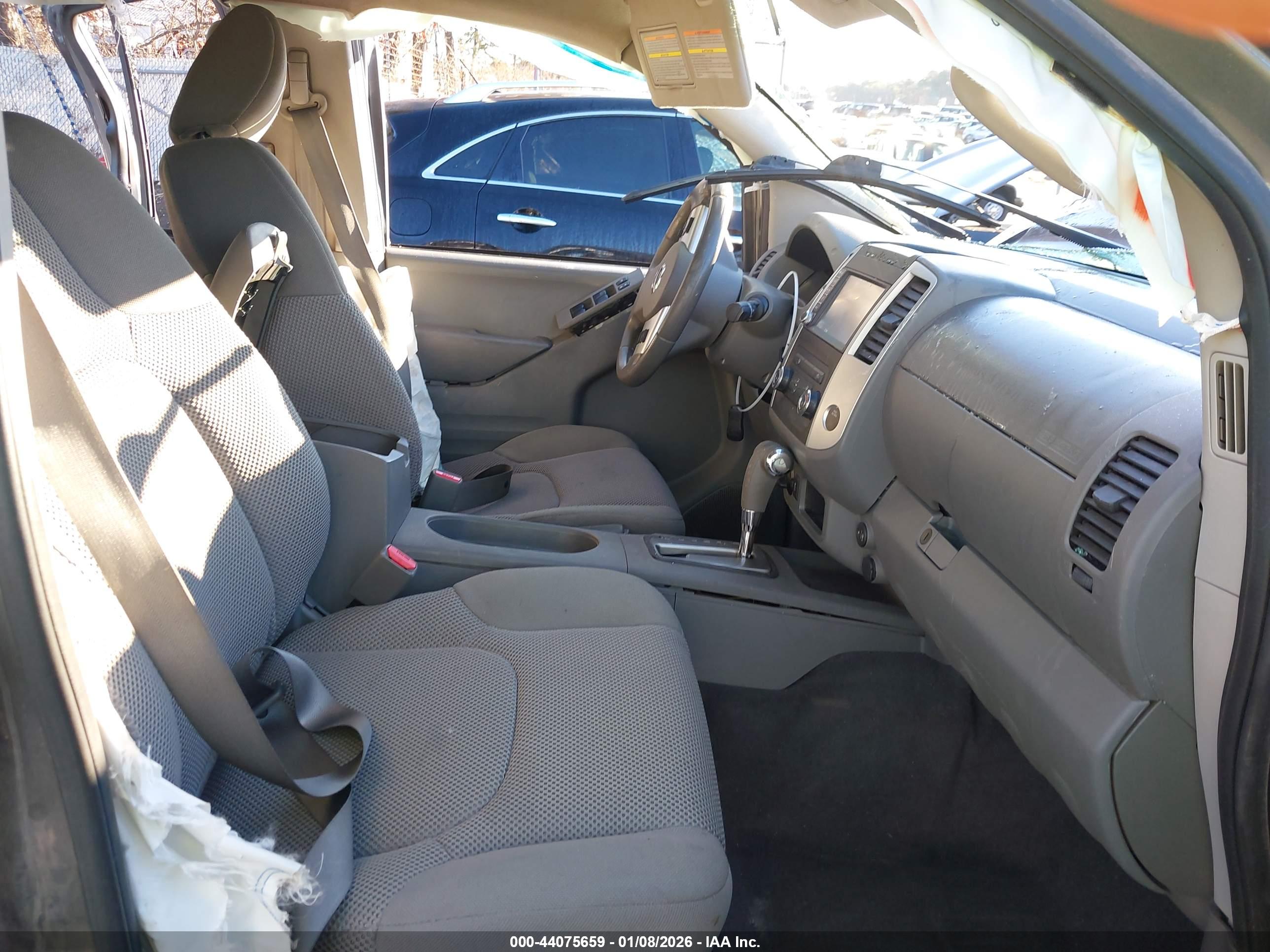 NISSAN FRONTIER image 8