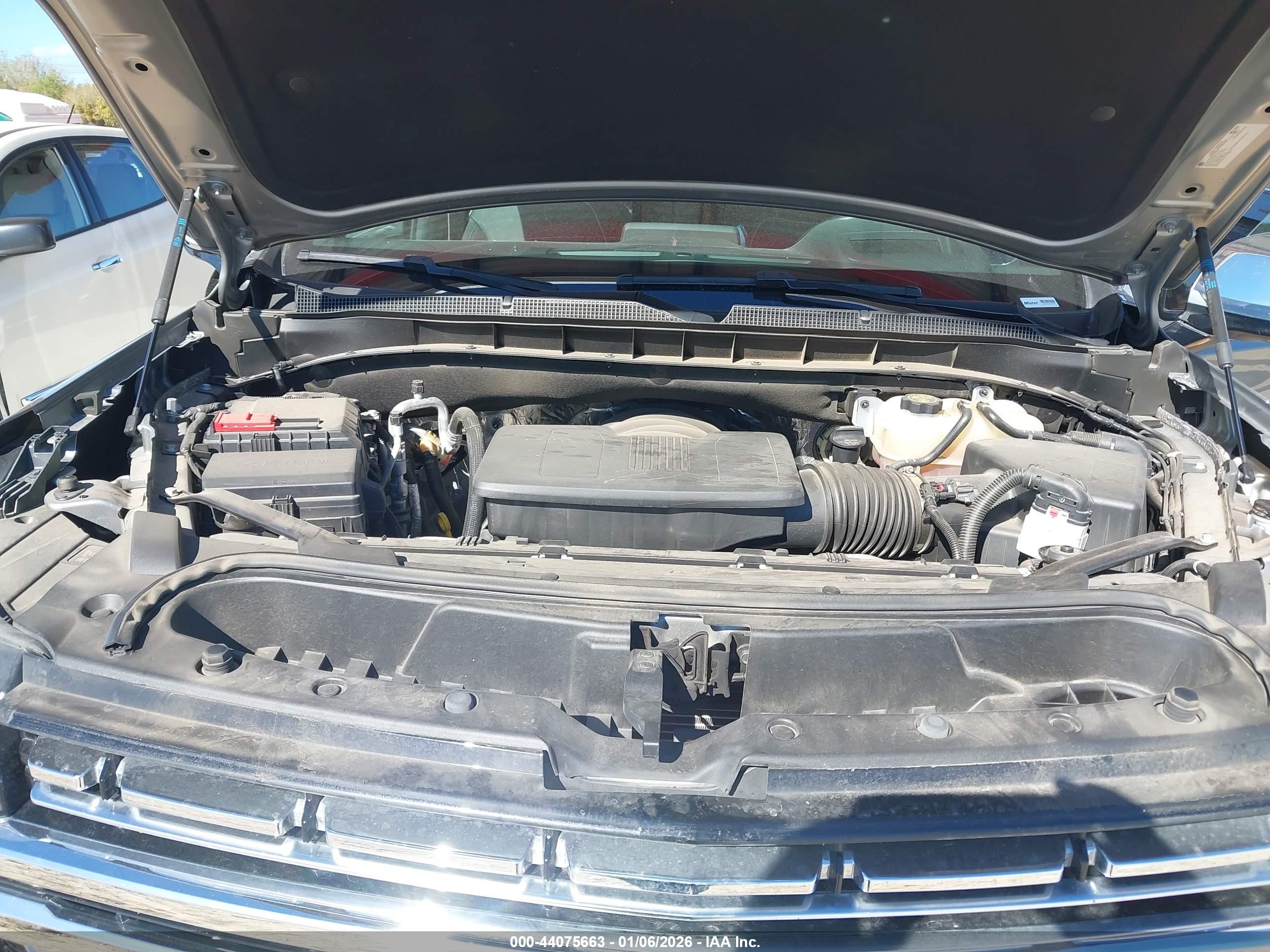 CHEVROLET SUBURBAN image 10