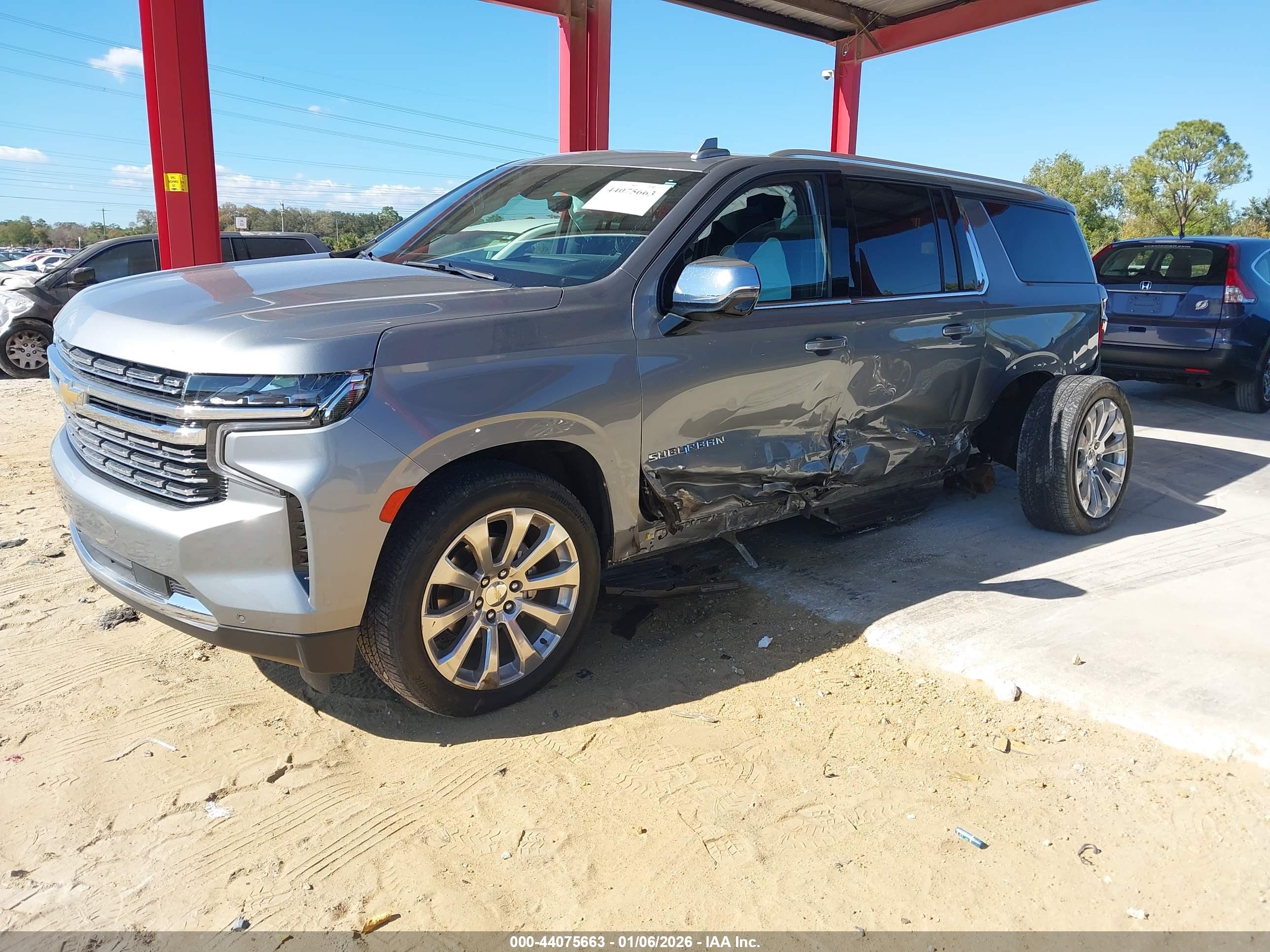 CHEVROLET SUBURBAN image 2