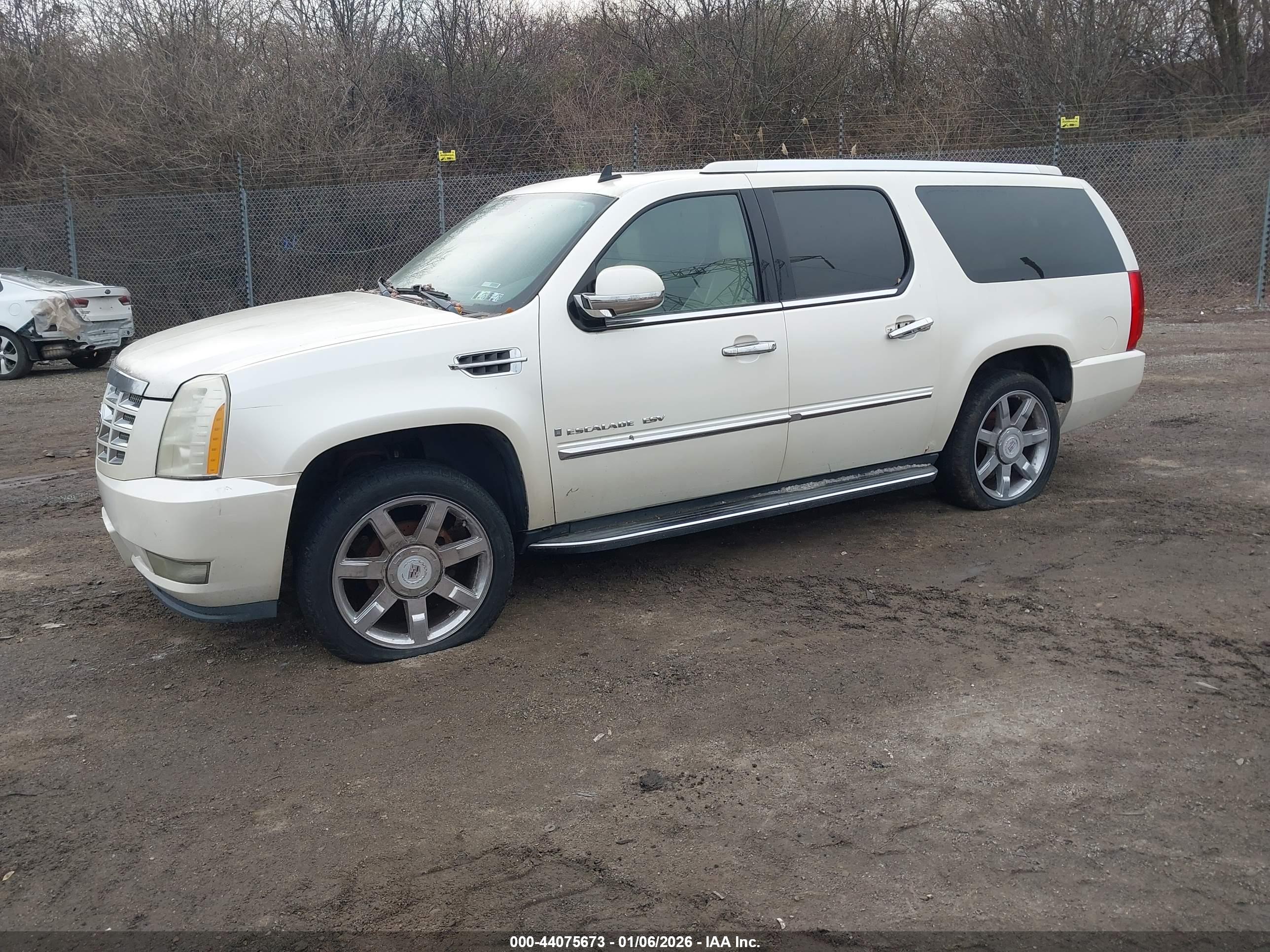 CADILLAC ESCALADE image 2