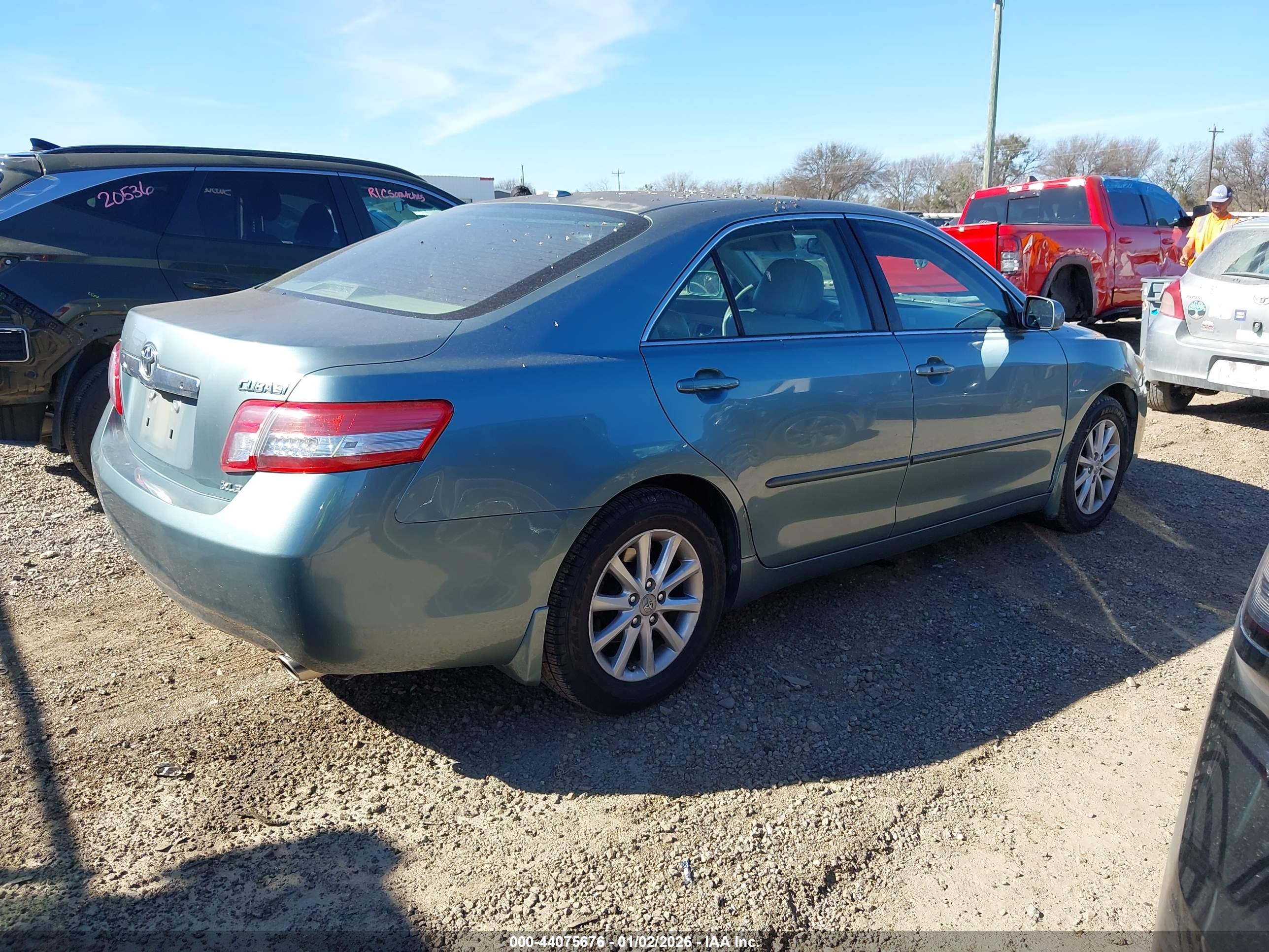 TOYOTA CAMRY image 4