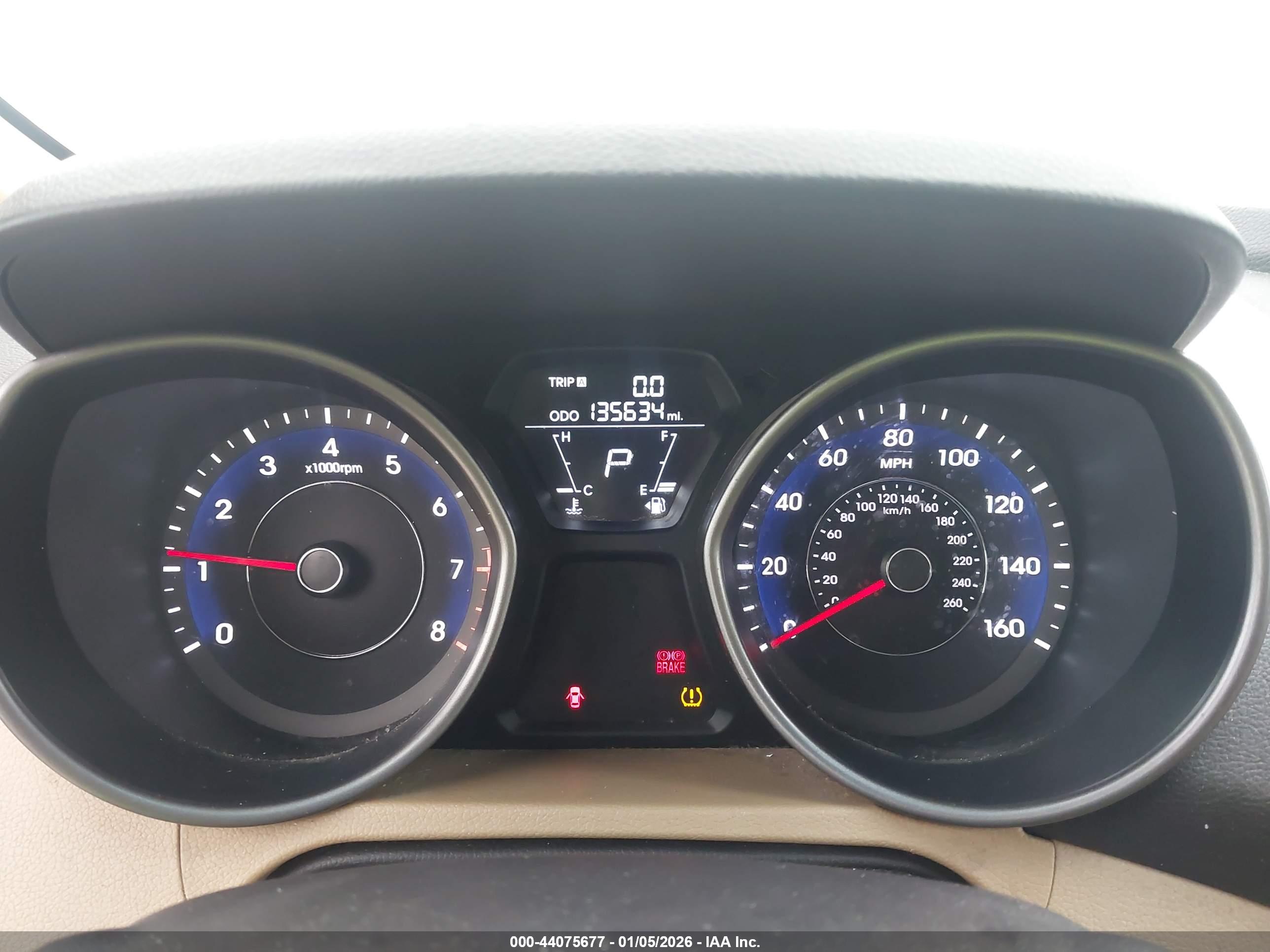 HYUNDAI ELANTRA image 7