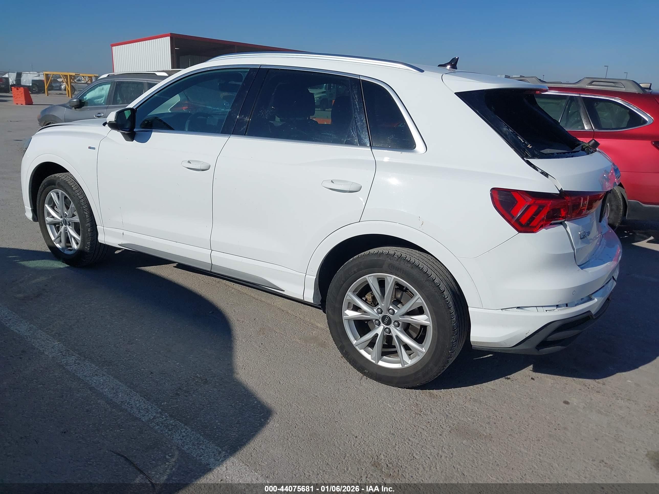 AUDI Q3 image 3