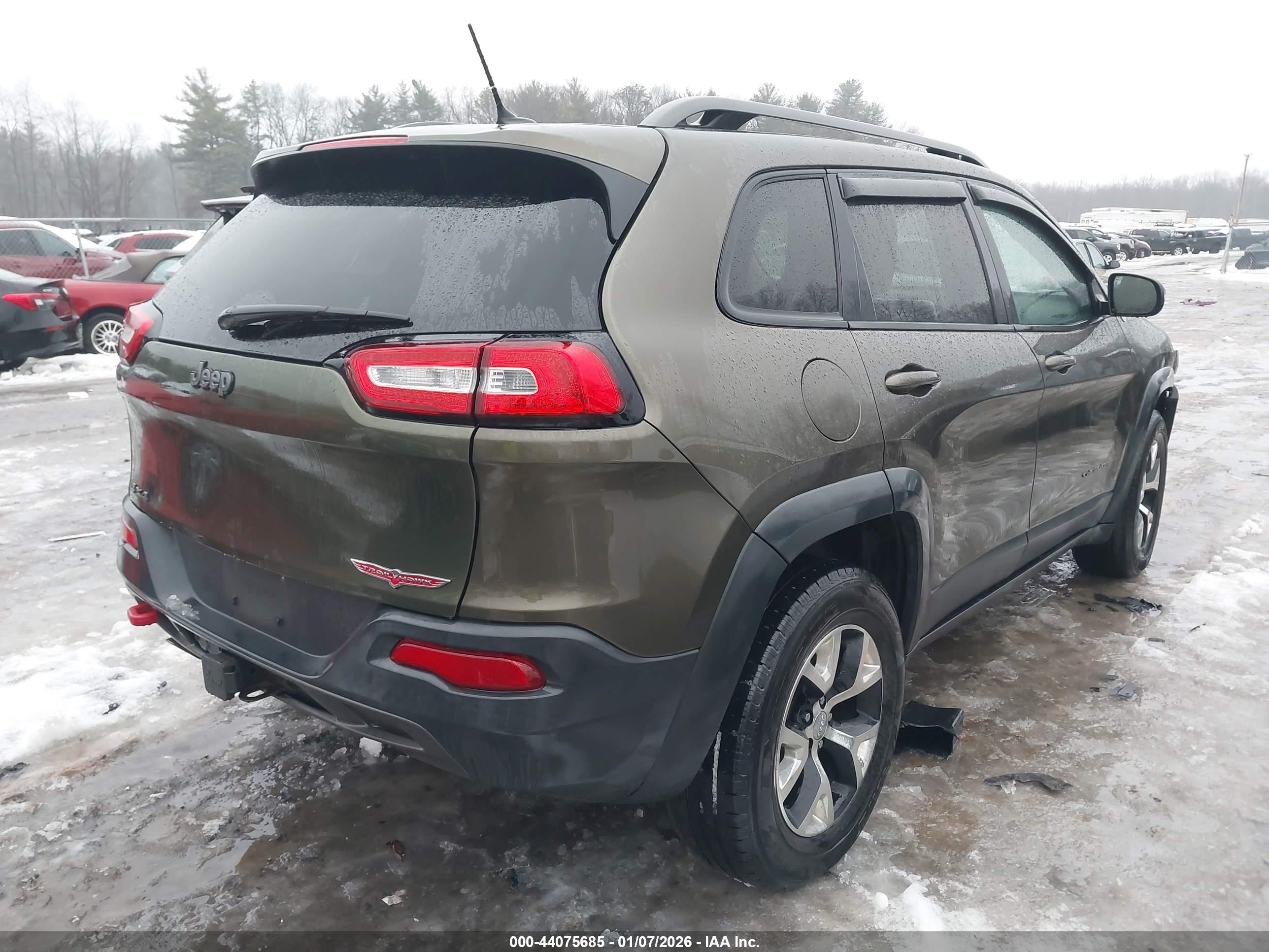 JEEP CHEROKEE image 4