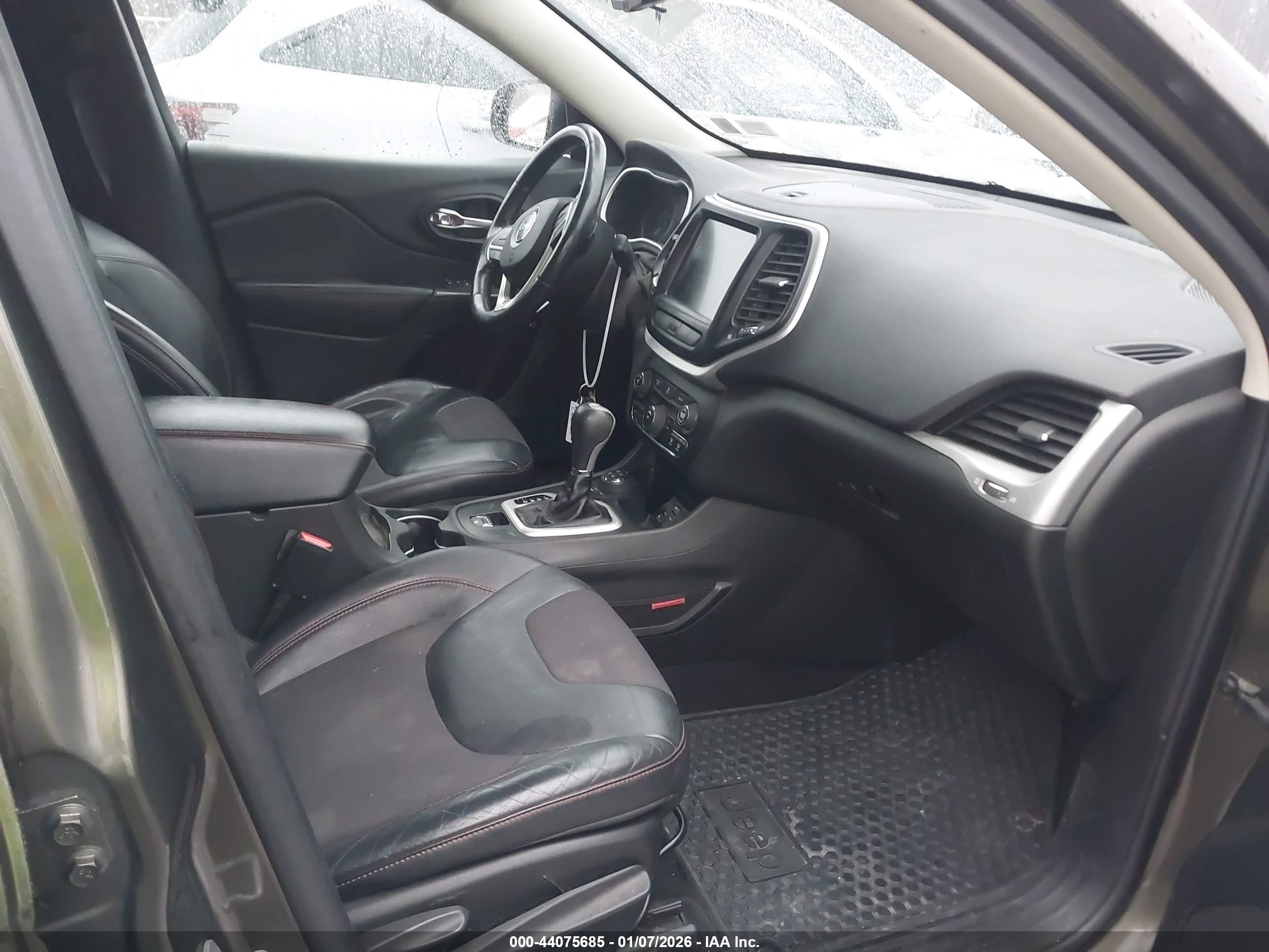 JEEP CHEROKEE image 5
