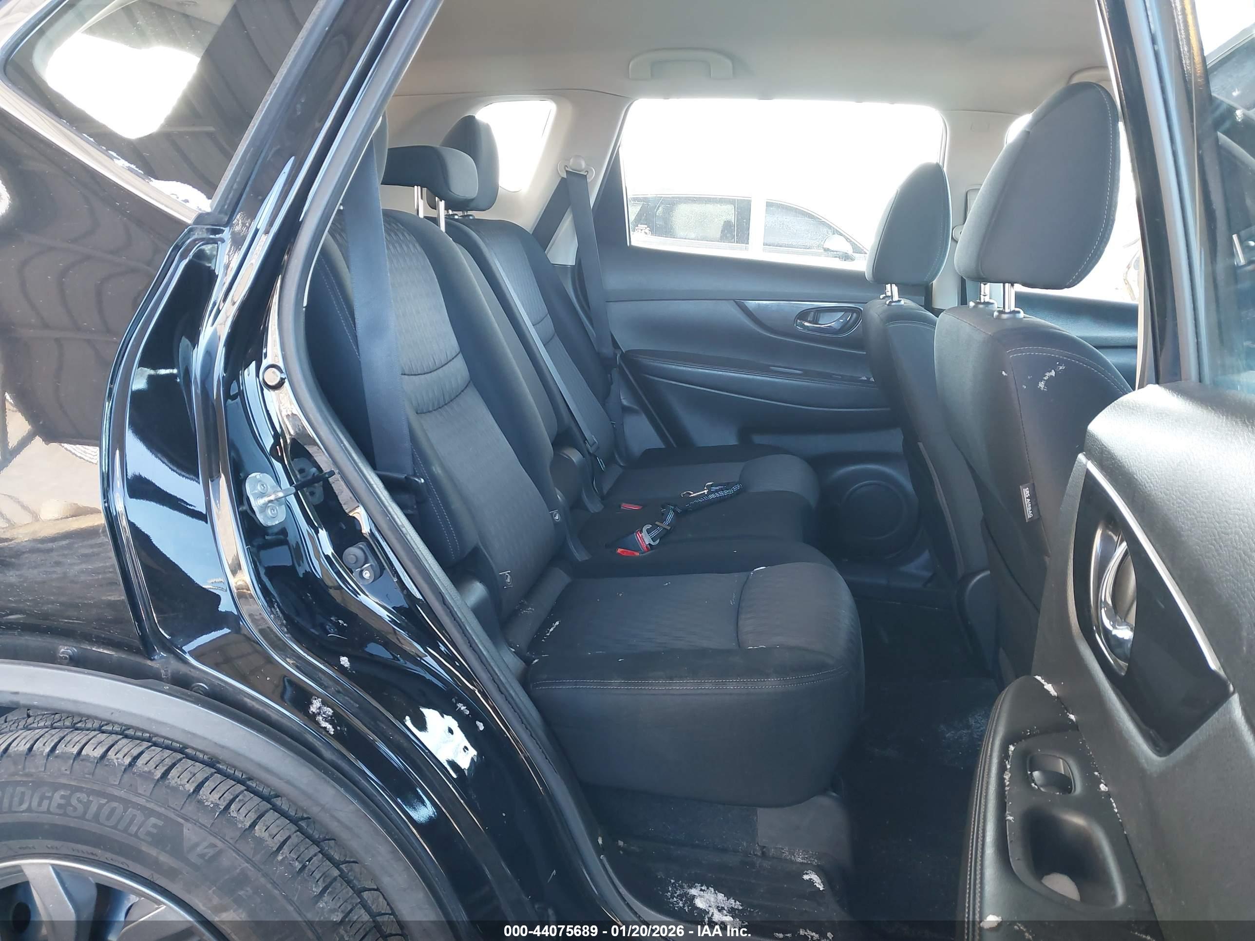 NISSAN ROGUE image 8