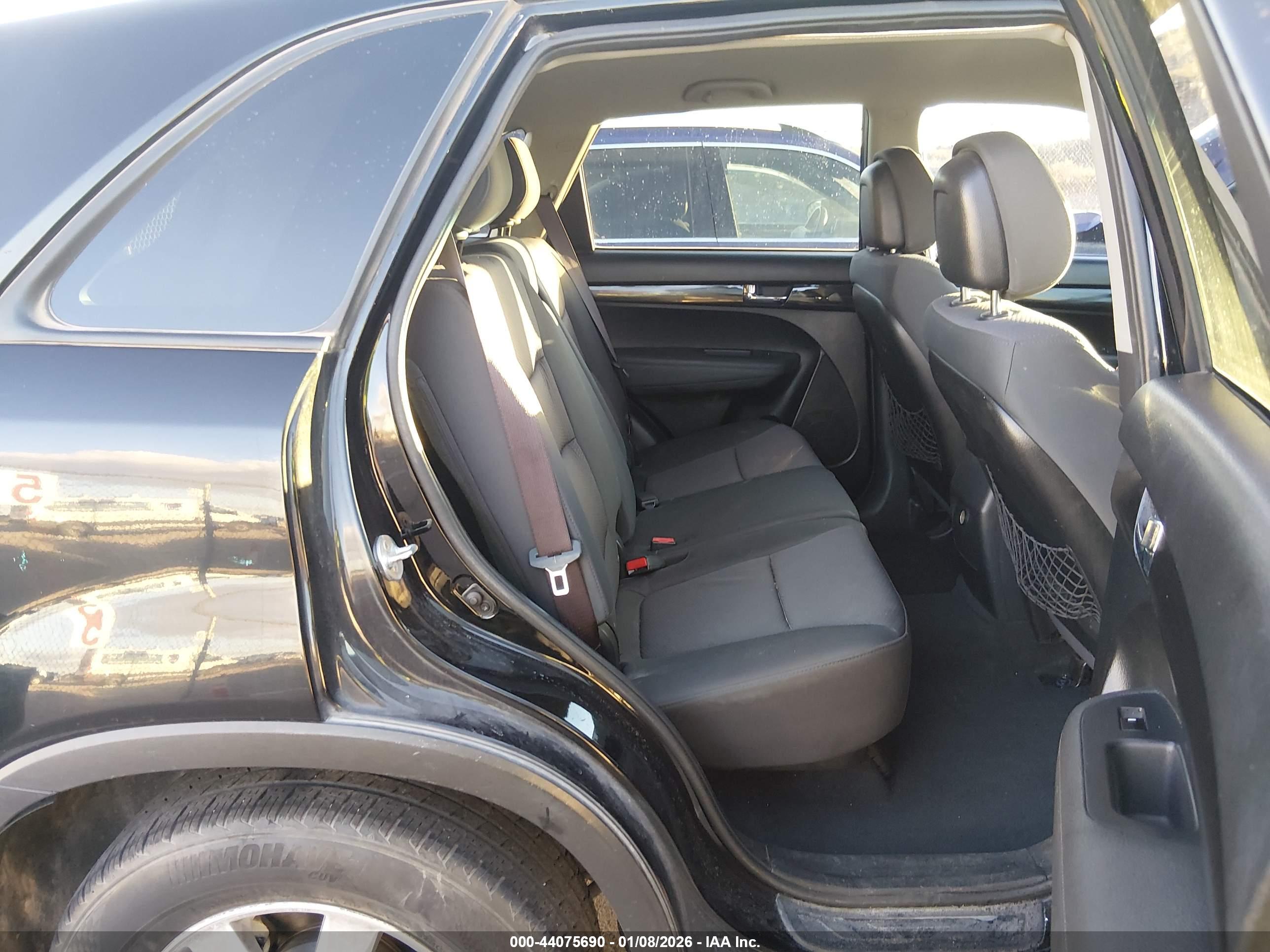 KIA SORENTO image 8