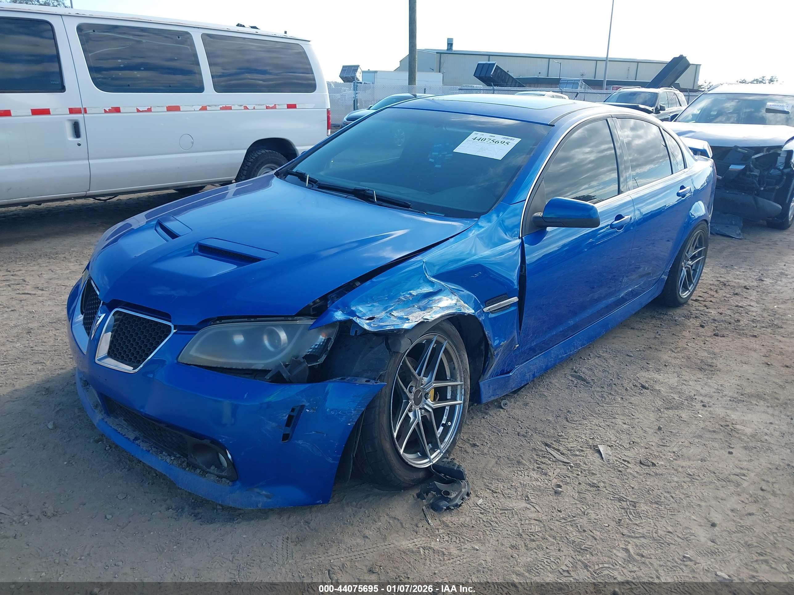 PONTIAC G8 image 2