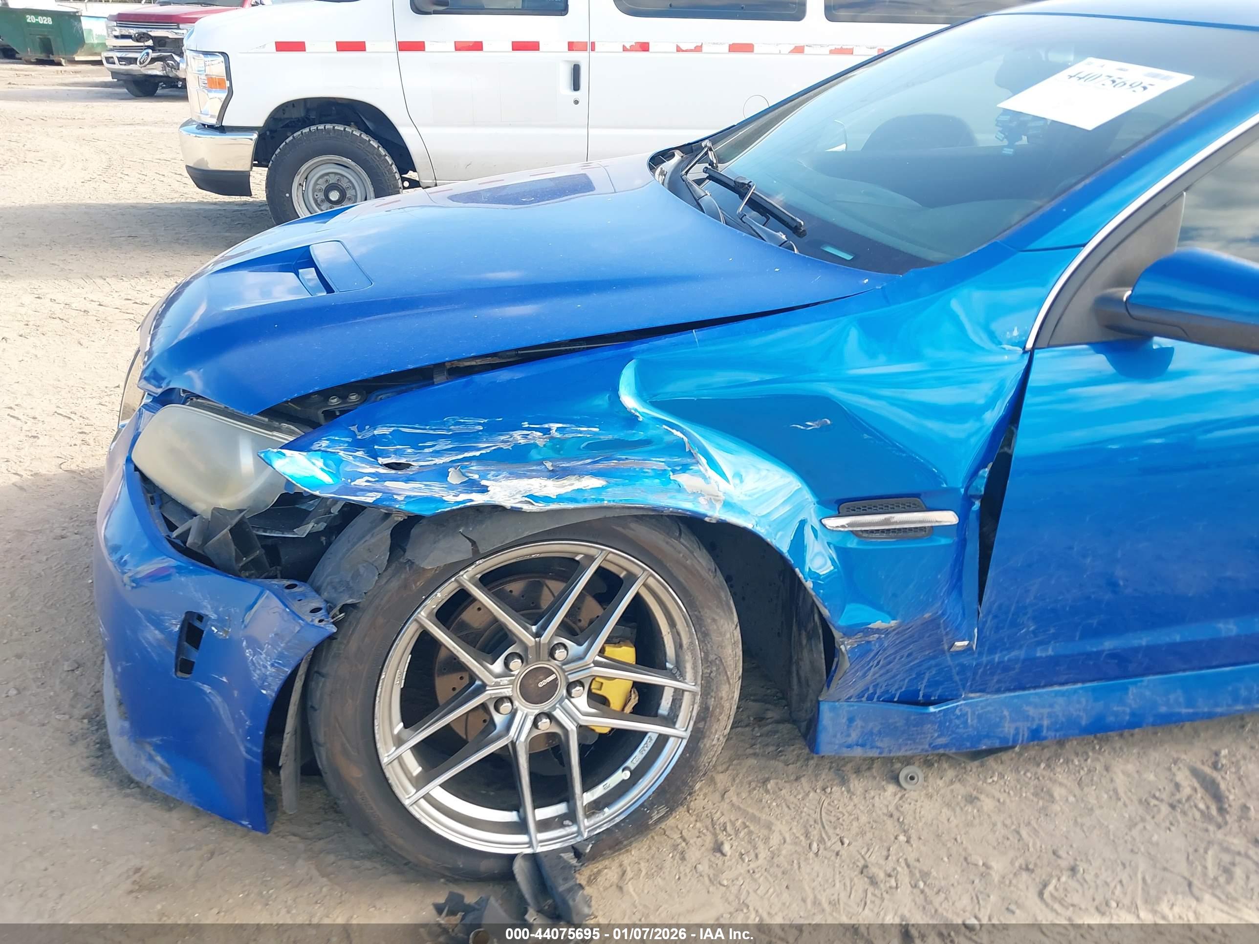 PONTIAC G8 image 6