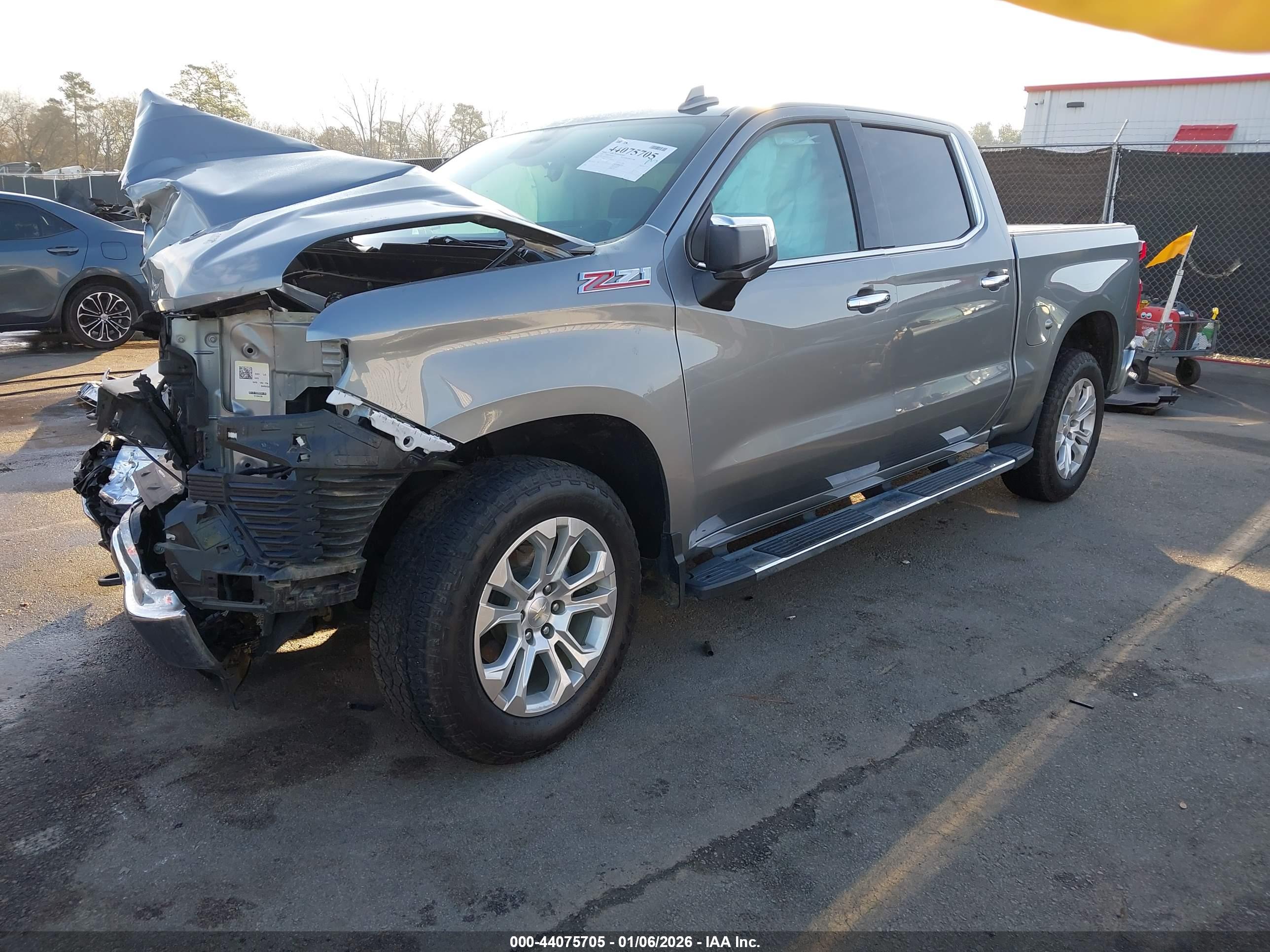 CHEVROLET SILVERADO image 2